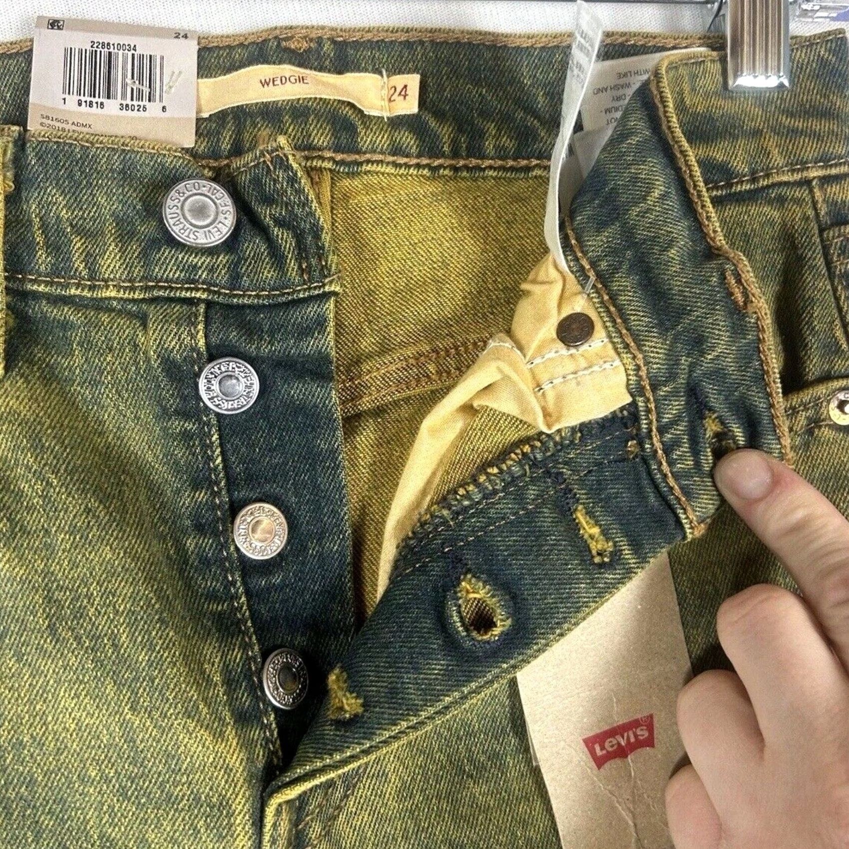 Levi's Levi's Wedgie Icon Jeans Womens 24 Irregular Button Fly Denim NWT Jeans Wayward? (adjust to fit constraints) Size 42" / US 20 - 2 Thumbnail