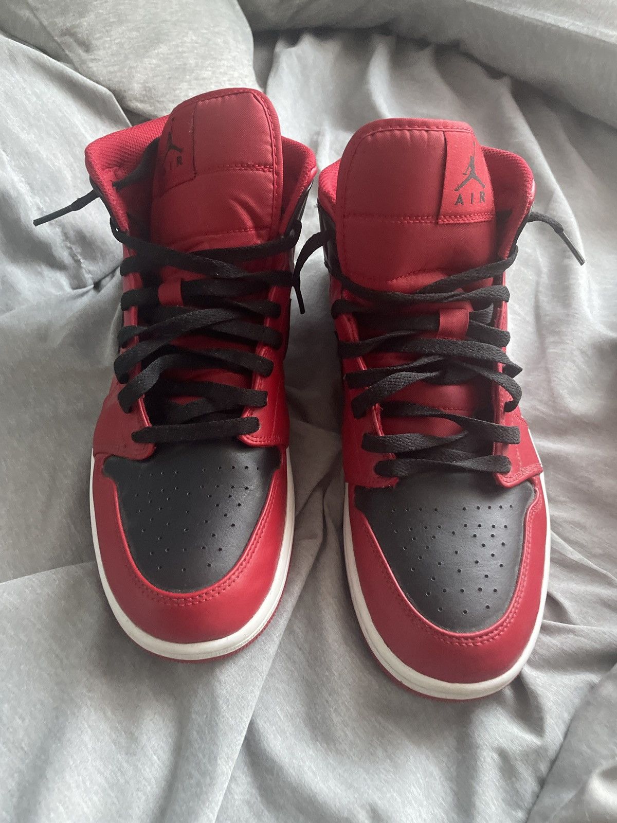 Jordan Brand Jordan 1 mid reverse bred S10 Size US 10 / EU 43 - 3 Thumbnail