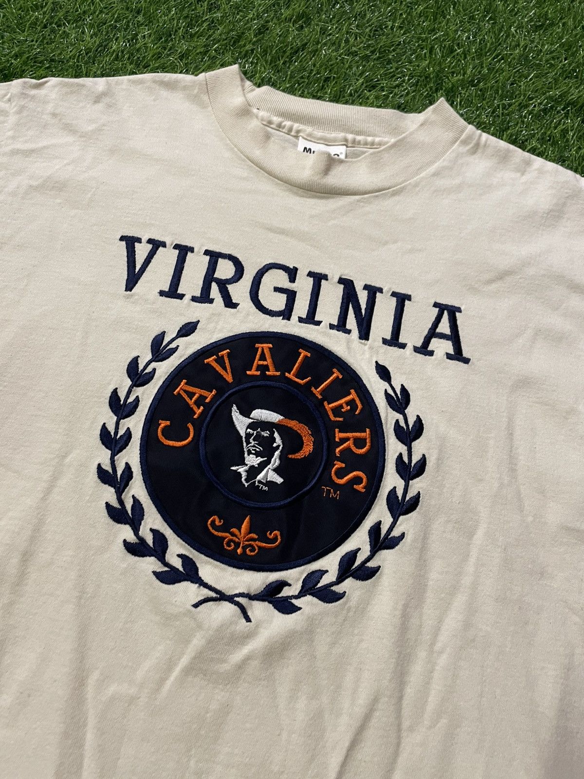 Vintage Vintage Virginia Cavaliers Tee Shirt Size Medium Size US M / EU 48-50 / 2 - 2 Thumbnail