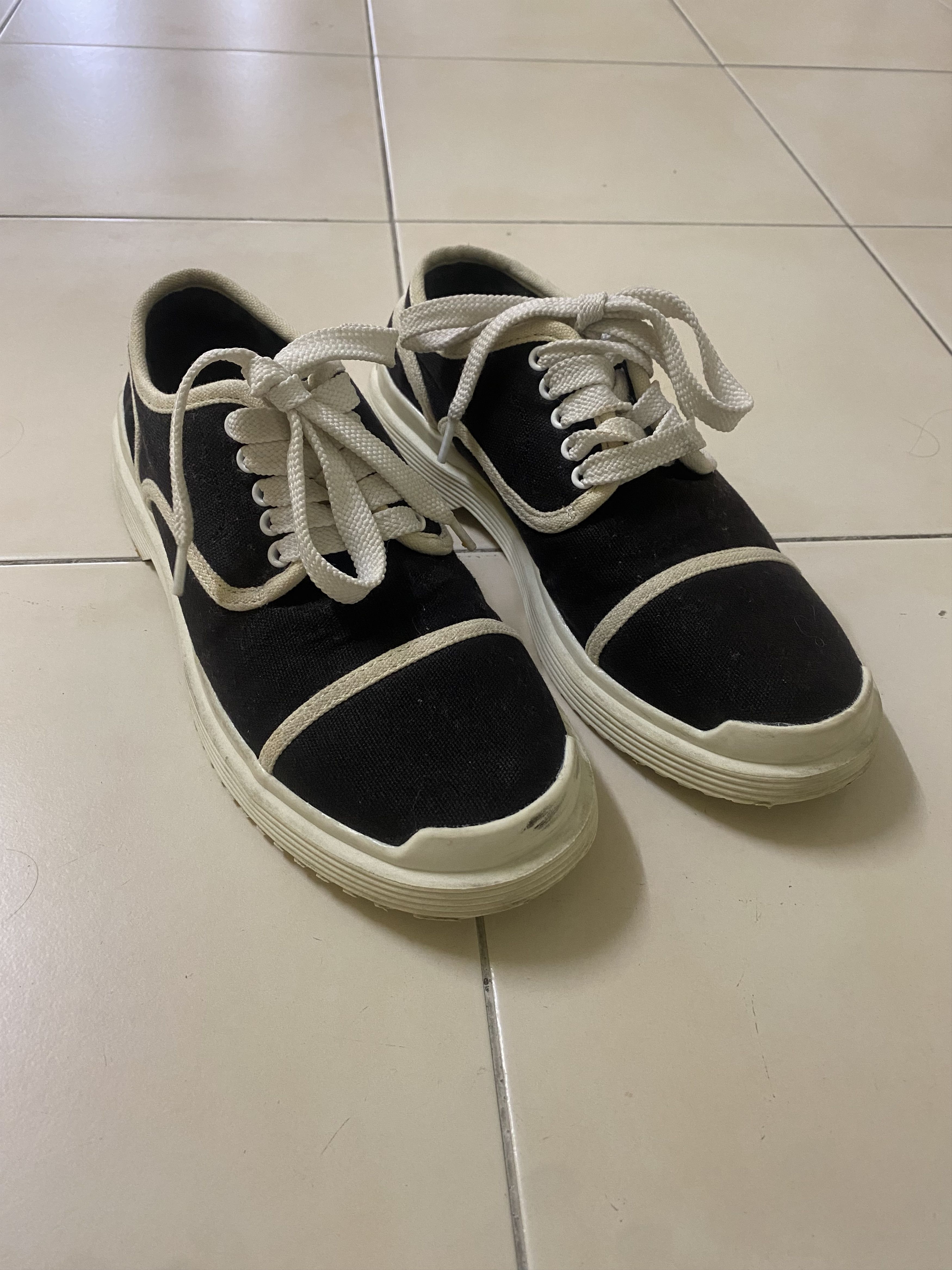 Maison MIHARA YASUHIRO Miharayasuhiro Black Canvas Sneaker Size US 6.5 / EU 39-40 - 1 Thumbnail