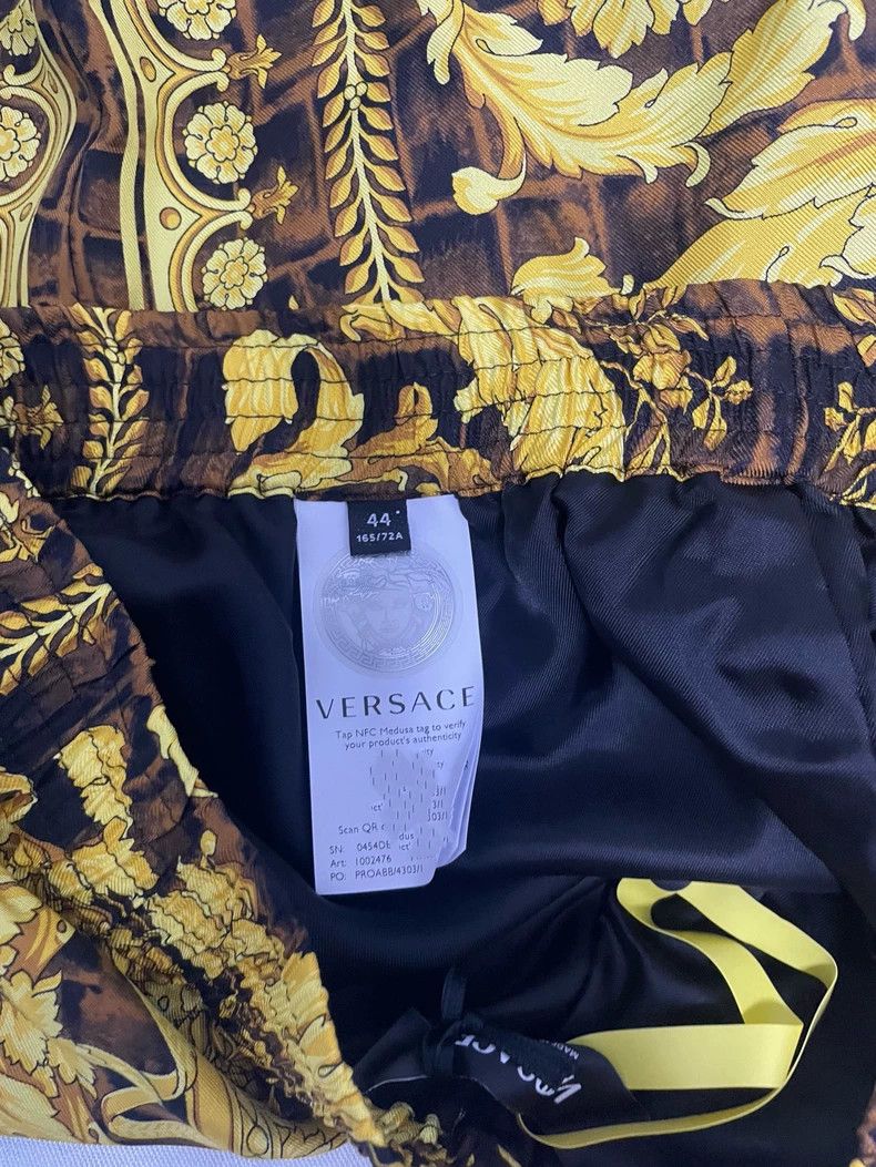 Versace Versace Black printed short sleeves Size US 28 / EU 44 - 7 Thumbnail