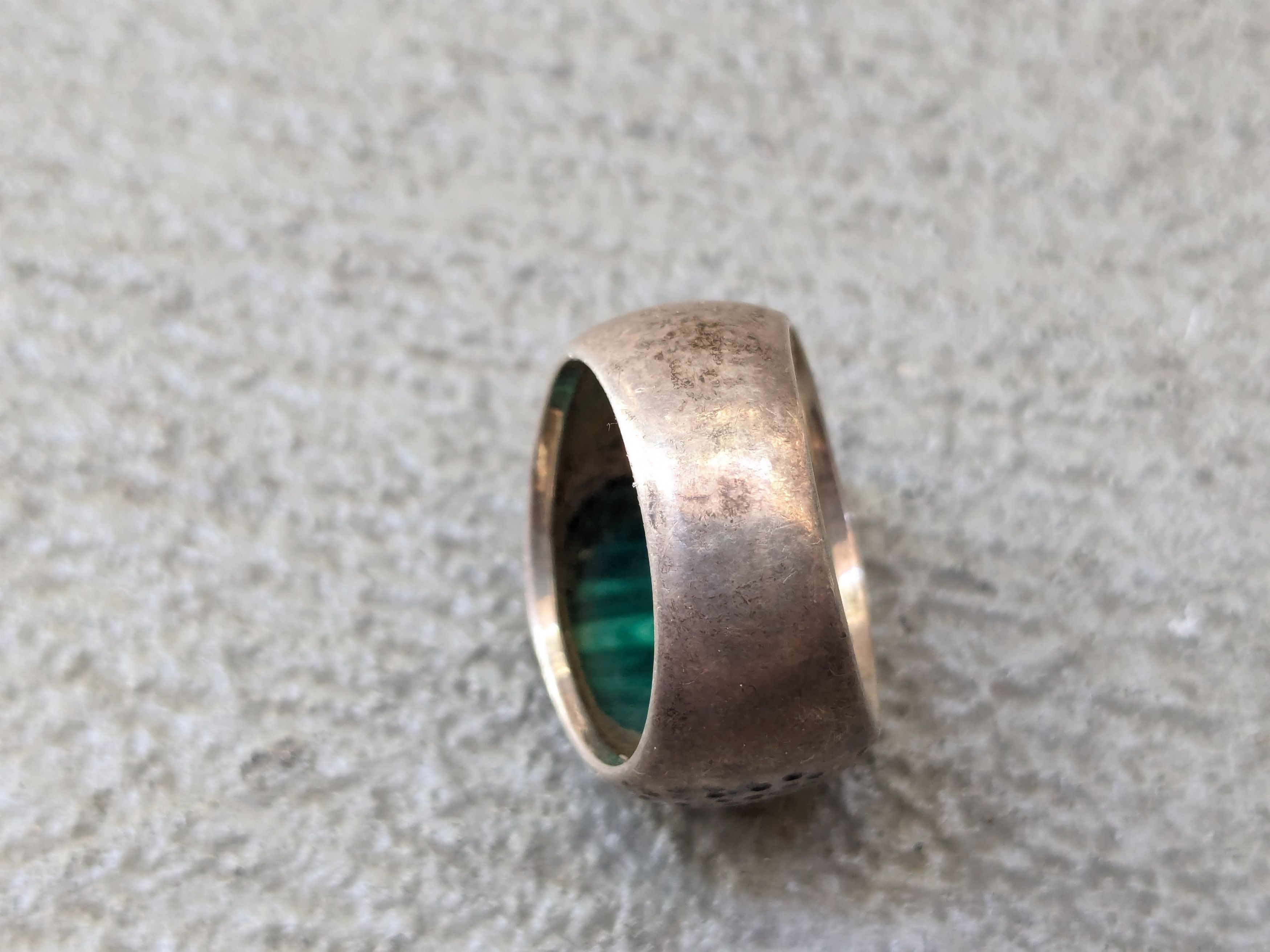 Jewelry Vintage Sterling Silver Ring Green Malachite Hammered Size ONE SIZE - 7 Thumbnail