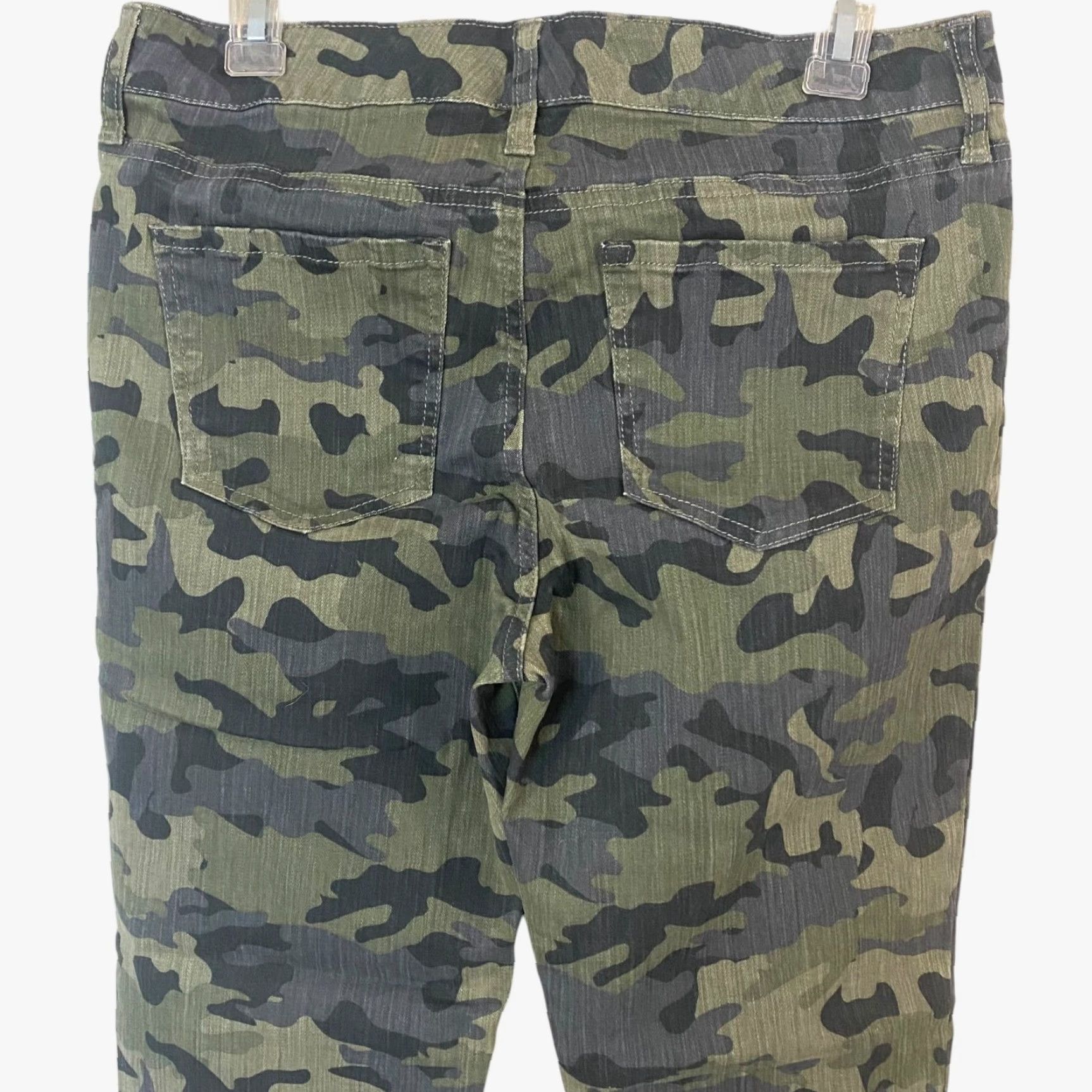 Vintage Black Daisy Billie Skinny Camouflage Jeans Womens 30 Army Green Mid-Rise Raw Hem Size 30" / US 8 / IT 44 - 6 Thumbnail