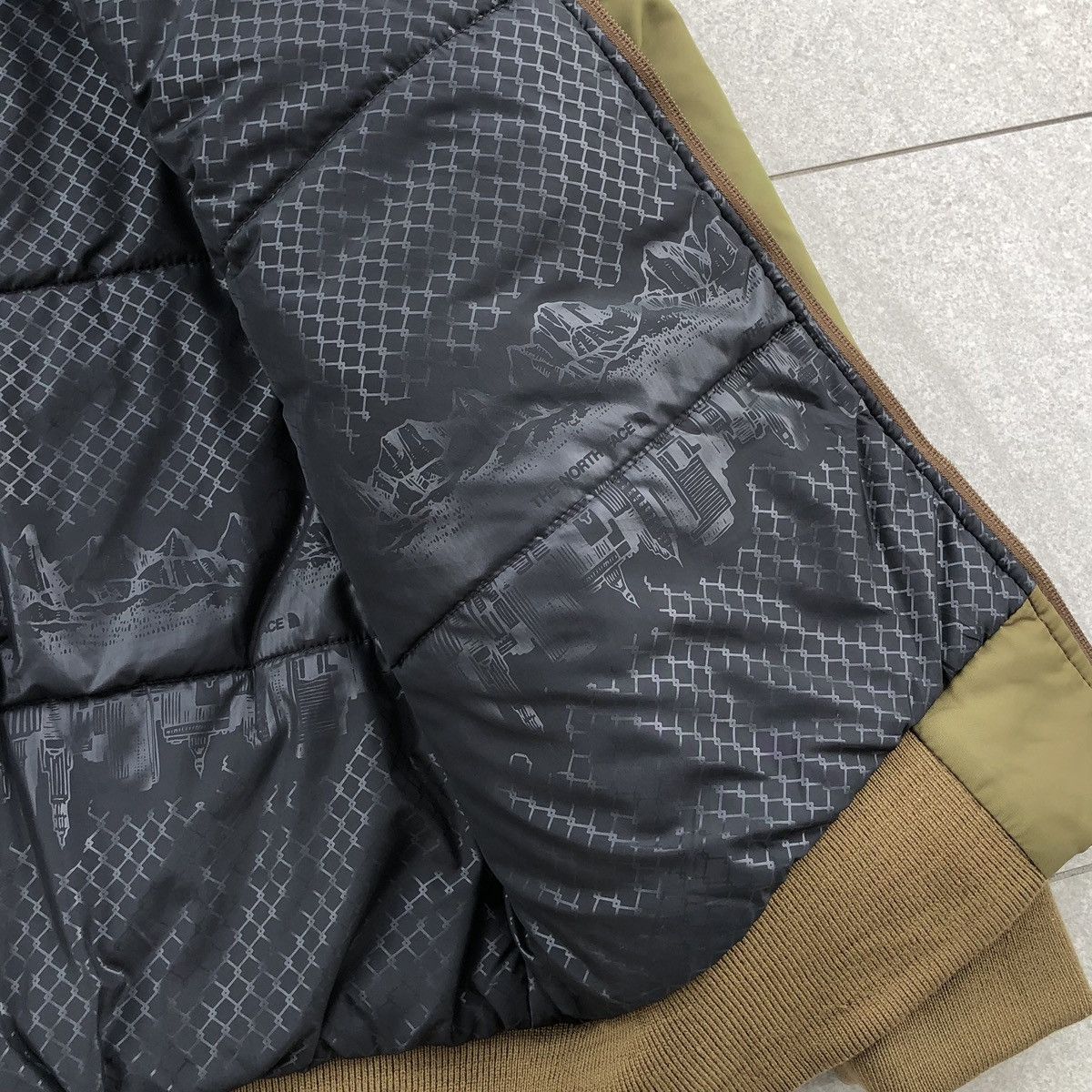 The North Face THE NORTH FACE GORPCORE PUFFER BOMBER JACKET Size US M / EU 48-50 / 2 - 13 Thumbnail