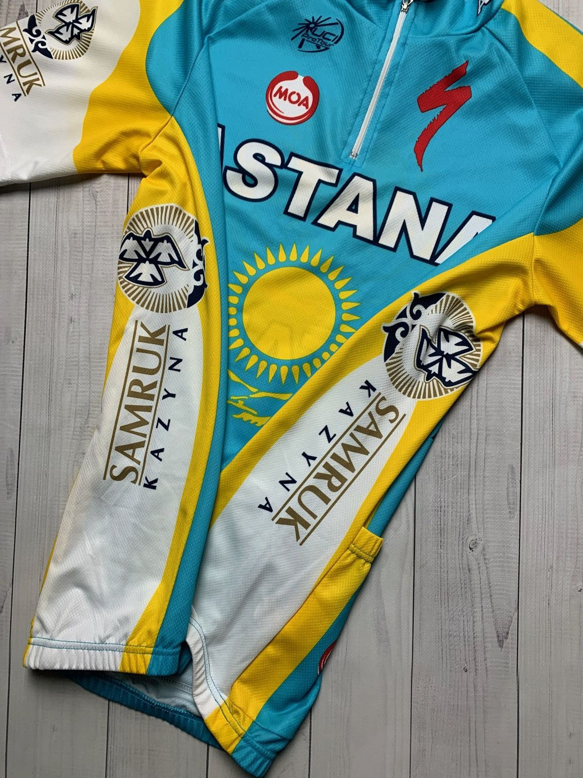 Vintage Vintage Astana cycling jersey size M big logo rare Size US M / EU 48-50 / 2 - 4 Thumbnail