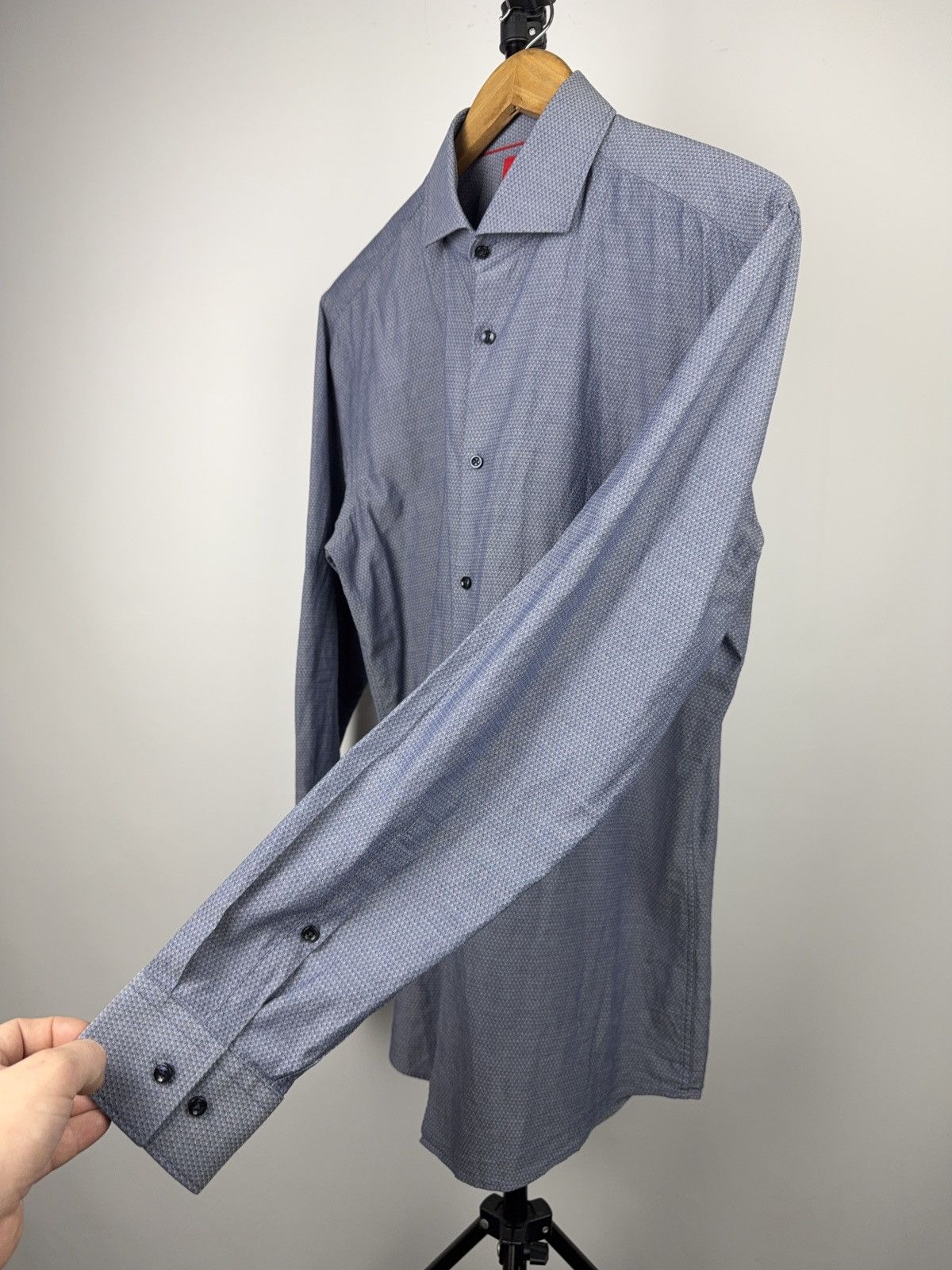 Hugo Boss Luxury 00s Hugo Boss Red Tag Slim Fit Blue Dress Shirt Size US L / EU 52-54 / 3 - 7 Thumbnail