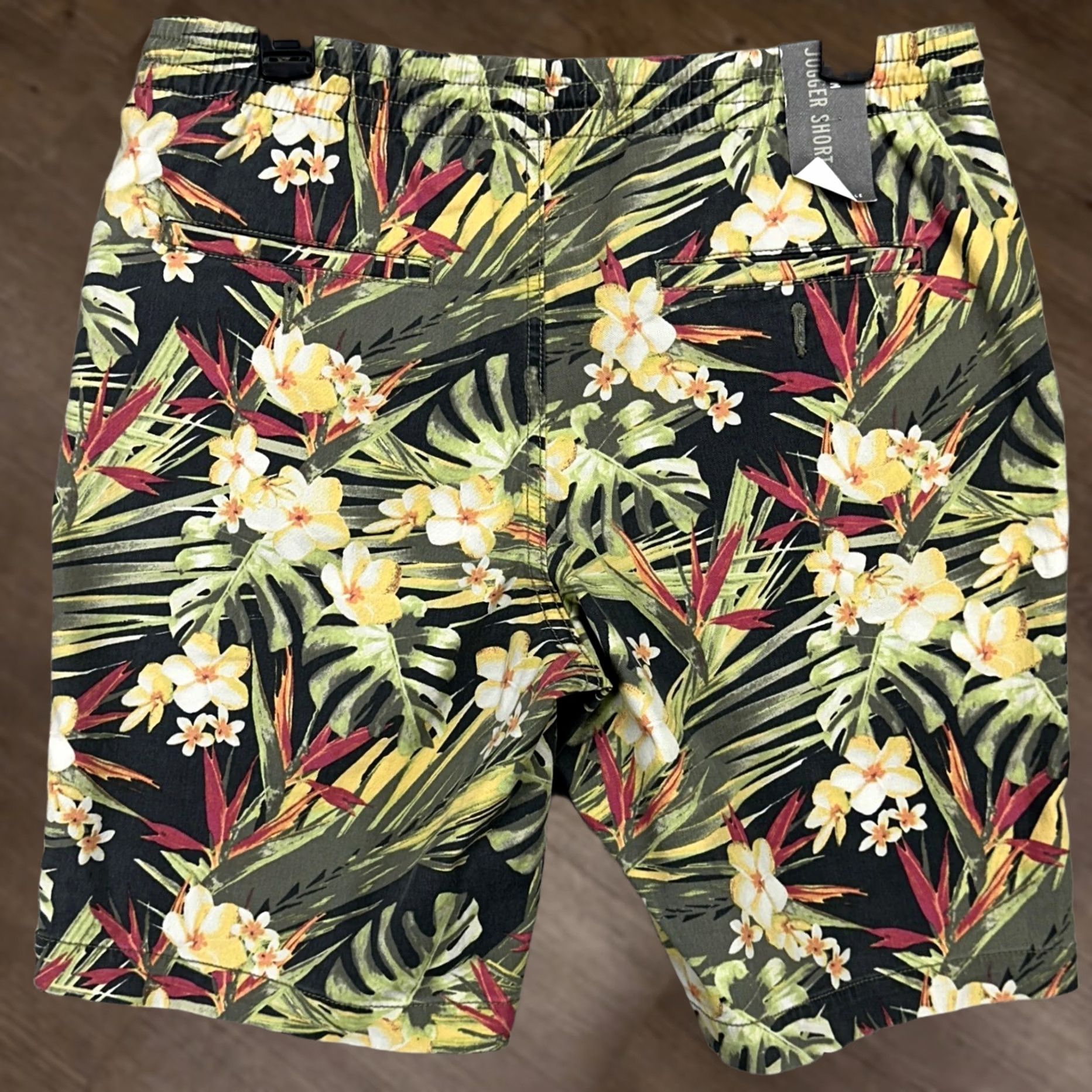 Aeropostale VINTAGE? No. Aeropostale Mens Jogger Shorts Green Floral Small N/A Size US 29 - 1 Thumbnail
