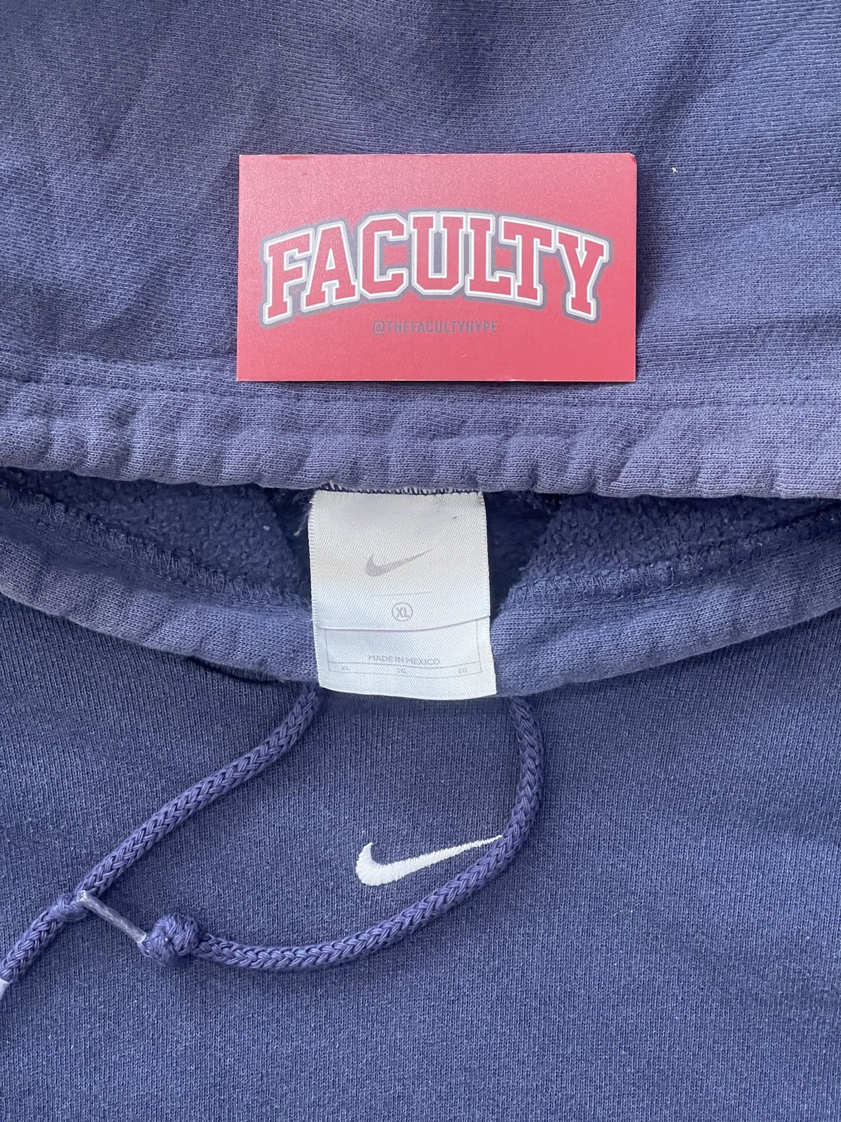 Nike Vintage 2000s Nike Center Swoosh Logo Hoodie XL Size US XL / EU 56 / 4 - 3 Thumbnail