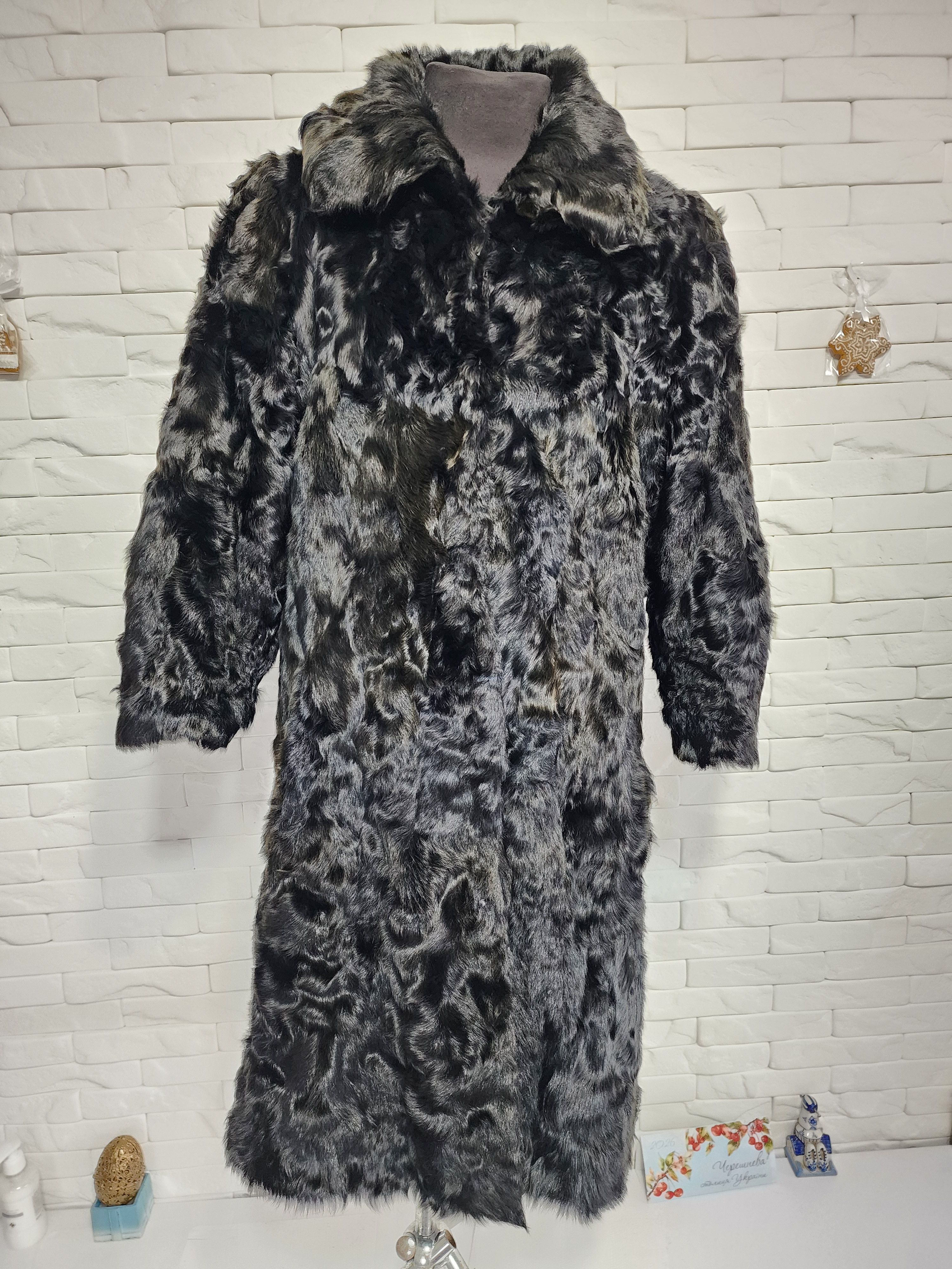 Other Black Goat Fur Coat: Women's Warm Outerwear Size L / US 10 / IT 46 - 1 Thumbnail