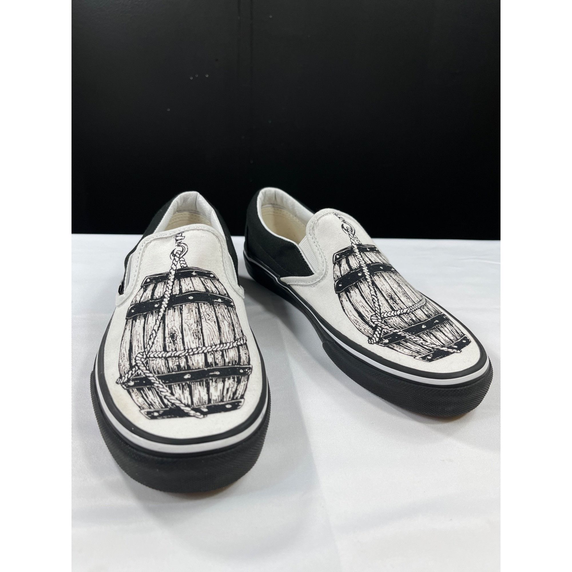 Vans Vans Slip On Shoes Barrel Print SKU 7511 Size 7.5 Size US 7.5 / IT 37.5 - 1 Thumbnail
