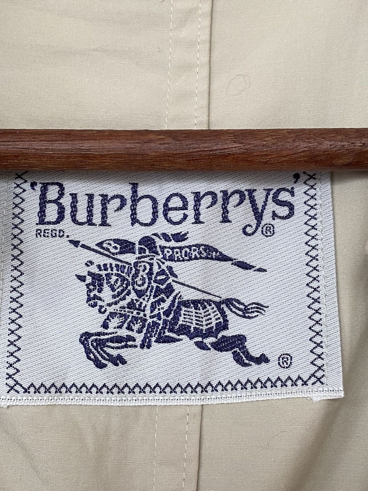 Burberry × Designer × Vintage Vintage Brand Burberry plain trench coat 1990s Size US L / EU 52-54 / 3 - 10 Thumbnail