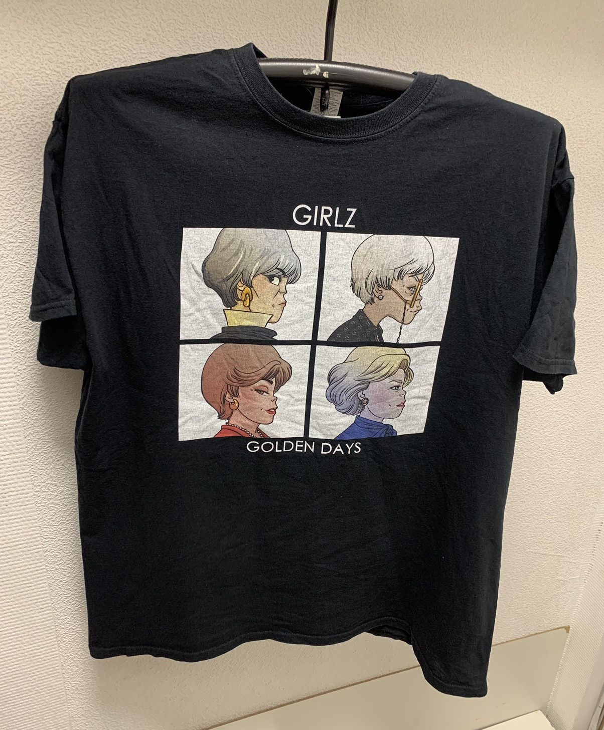 Band Tees Gorillaz golden days Girlz black vintage rock t-shirt Xl Size US XL / EU 56 / 4 - 1 Thumbnail
