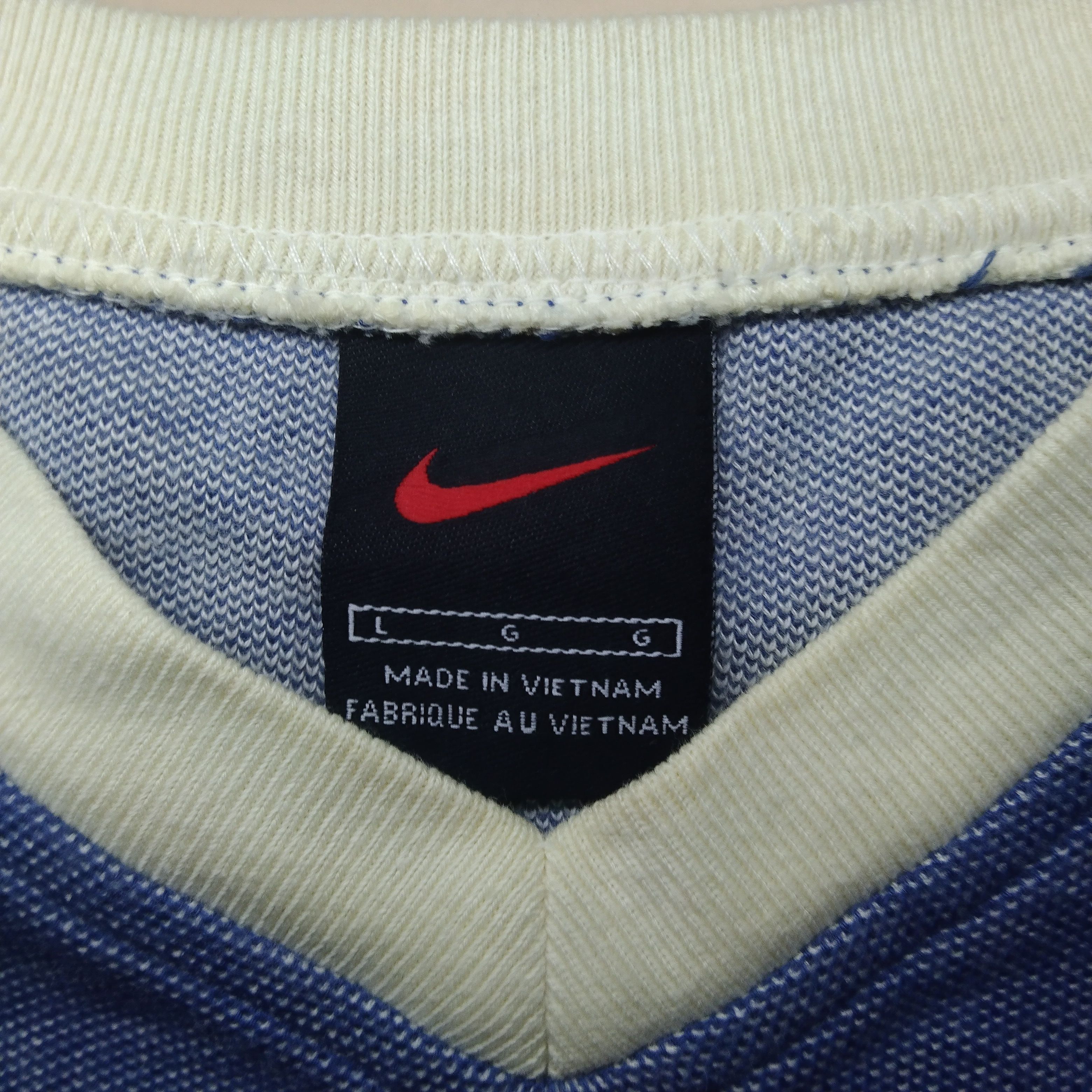 Nike × Vintage Vintage Nike V neck small embroidered swoosh t shirt Size US L / EU 52-54 / 3 - 3 Thumbnail