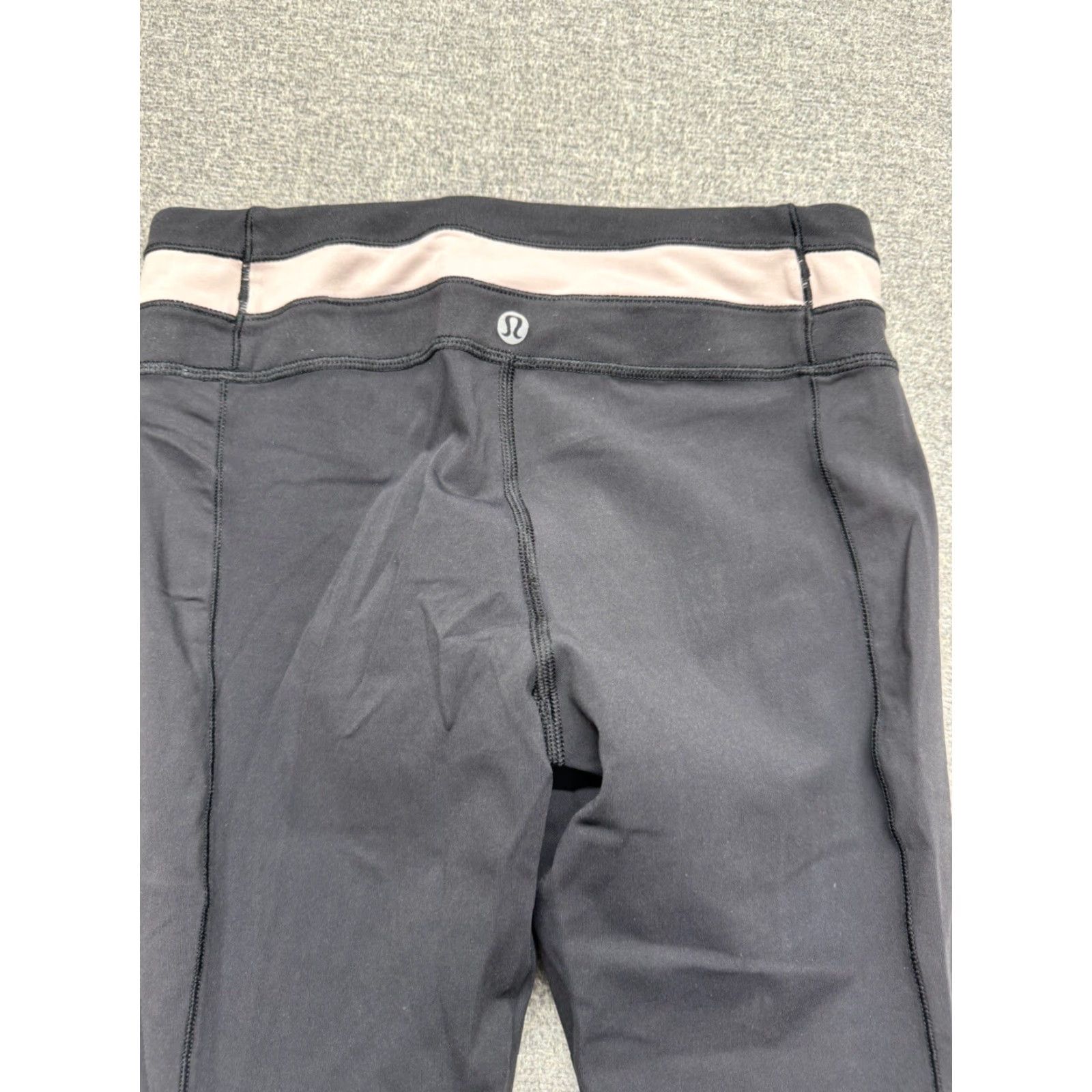 Lululemon Lululemon Var-City Crop 23” Samba Snake Battleship Black Size 4 Pants Women Activewear Leggings Crops Inseam 23 in Full-On Luxtreme Size ONE SIZE - 6 Thumbnail