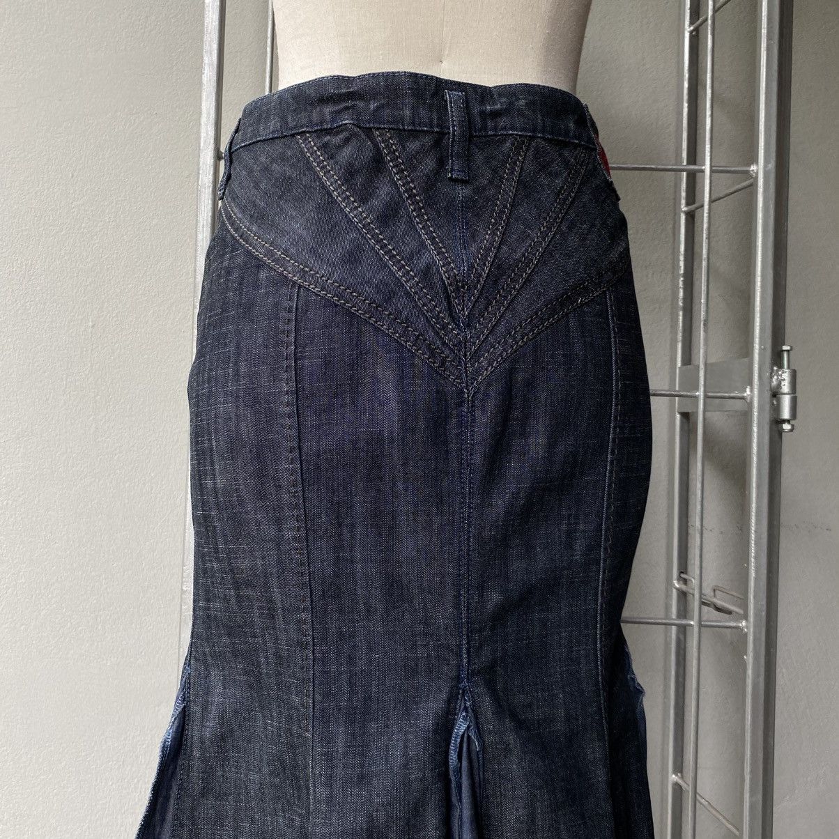 Marithe + Francois Girbaud Marithe + Francois Girbaud F/W 2005 denim skirt runway piece Size 27" / US 4 / IT 40 - 23 Thumbnail