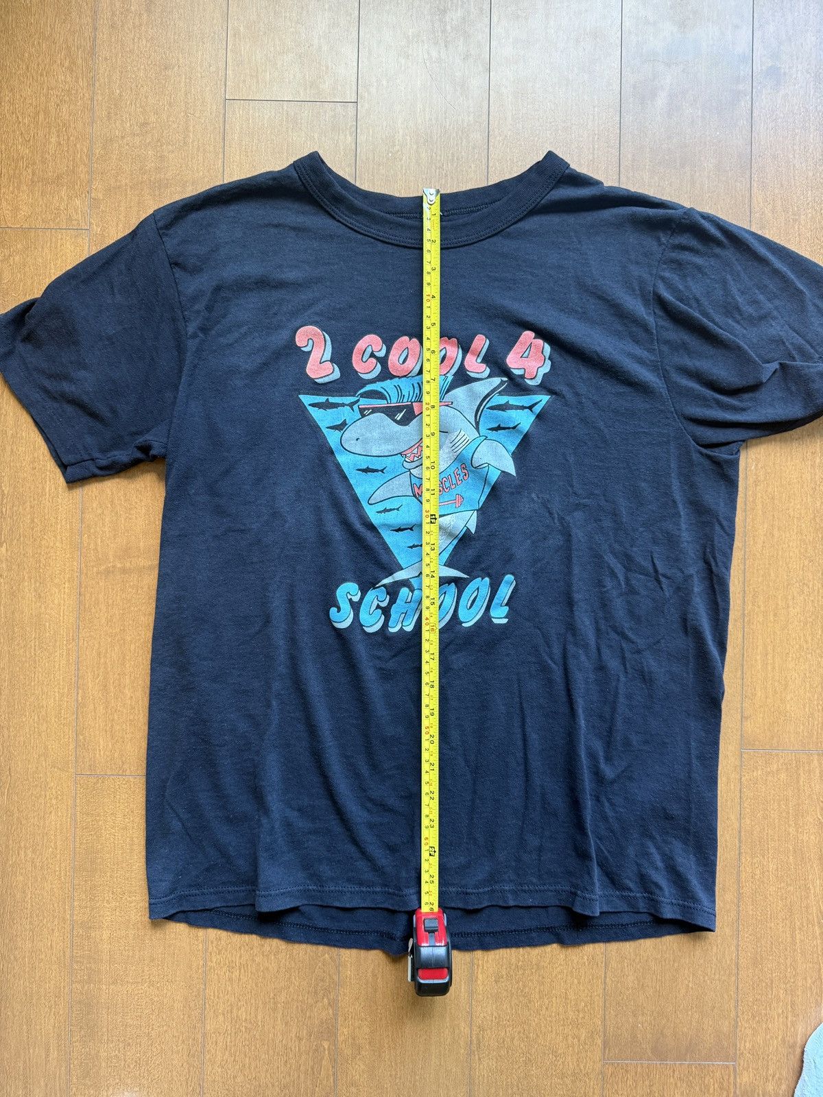 Vintage Single stitch 90s vintage shirt “2 cool 4 school” Size US L / EU 52-54 / 3 - 3 Thumbnail