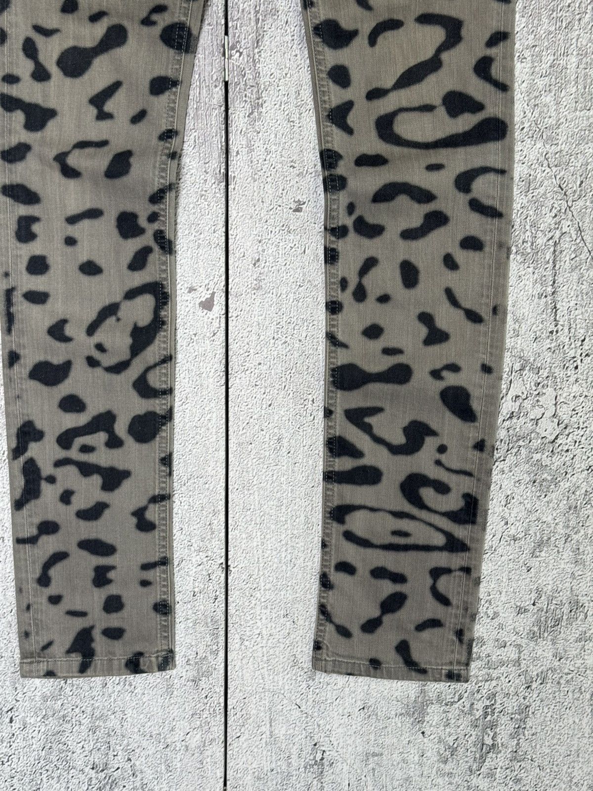 Dolce & Gabbana Y2K Dolce & Gabbana Jeans Leopard Print D&G Logo Denim Pants Size 25" / US 0 / IT 36 - 11 Thumbnail