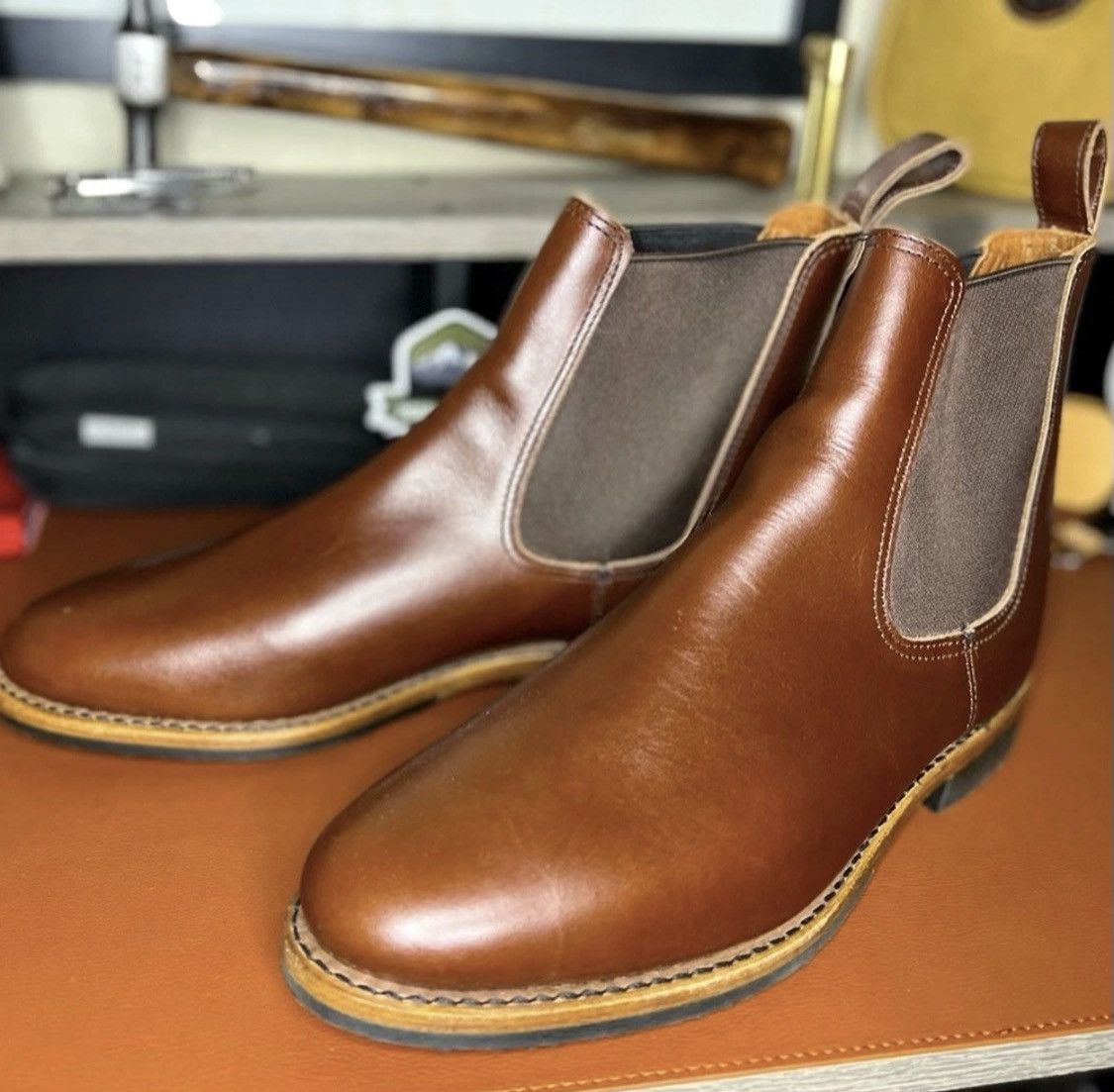 Red Wing Red Wing 9437 Williston Chelsea Teak Featherstone 9.5 Rare Size US 9.5 / EU 42-43 - 1 Thumbnail