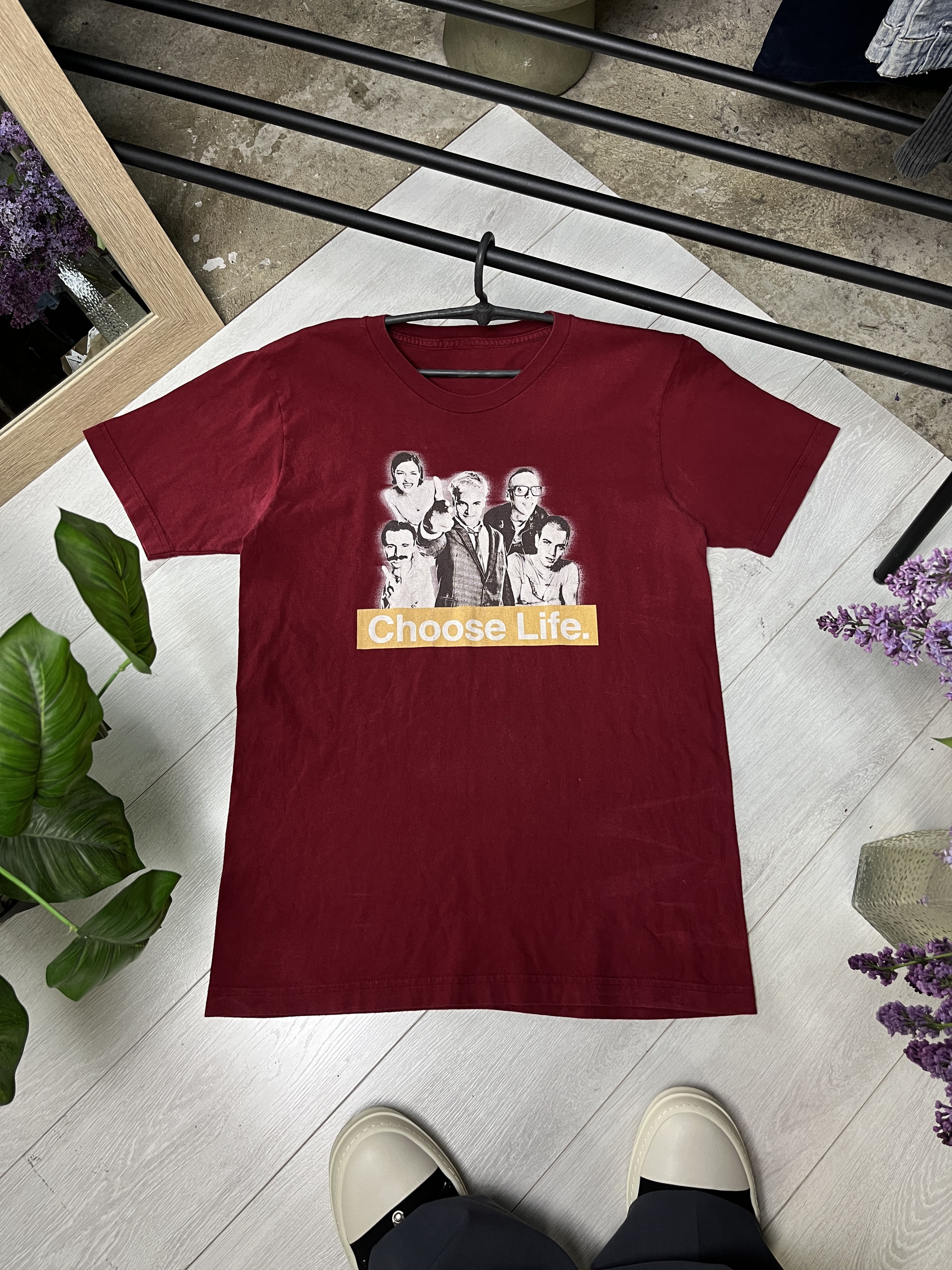 Vintage 1990s TRAINSPOTTING CHOOSE LIFE CAST PHOTO TEE - № 953 Size US M / EU 48-50 / 2 - 1 Thumbnail