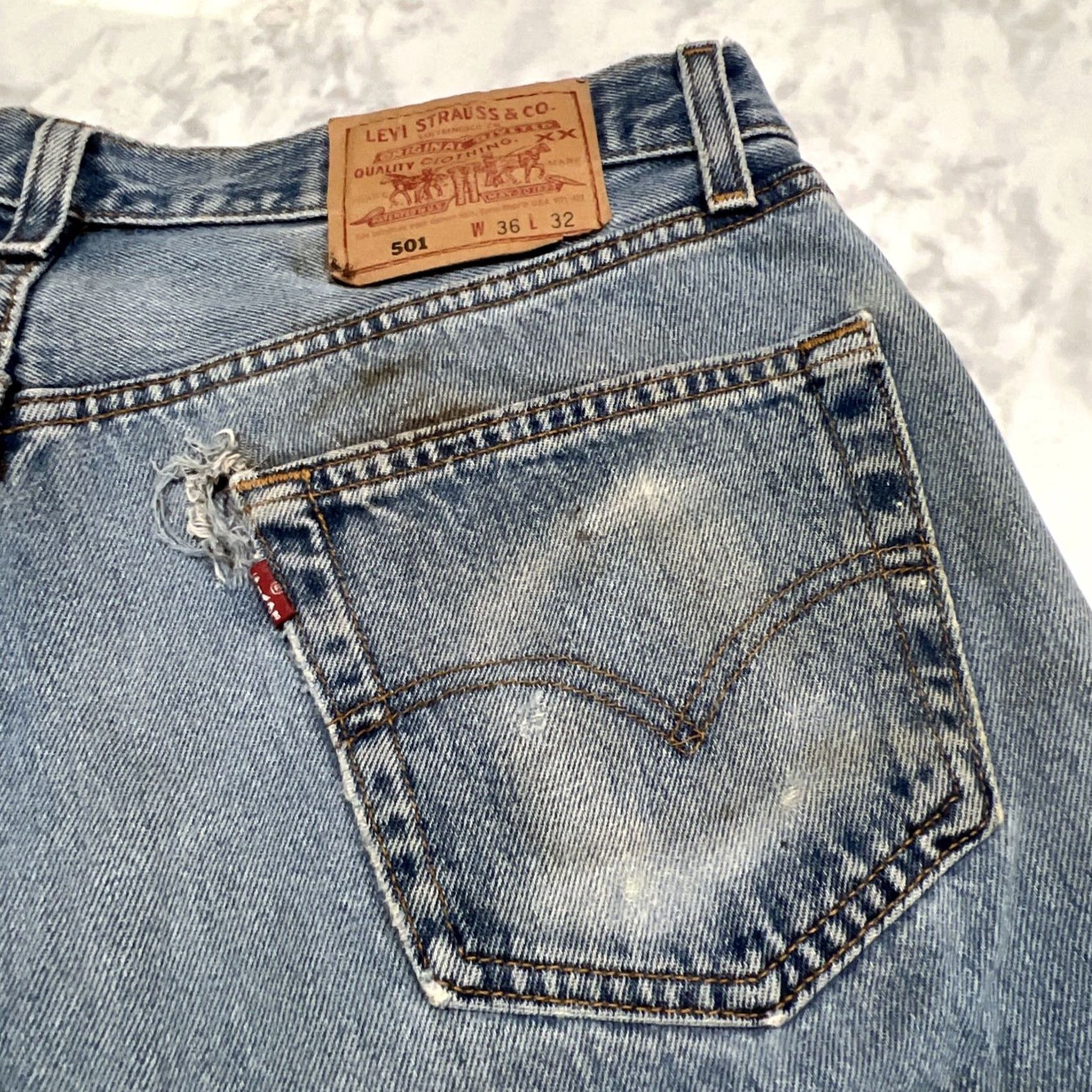 Levi's VINTAGE Levi’s 501 Jeans Men 34x31 Button Fly Blue Fade Thrash USA Jeans Men 34x31 Blue Size US 34 / EU 50 - 7 Thumbnail
