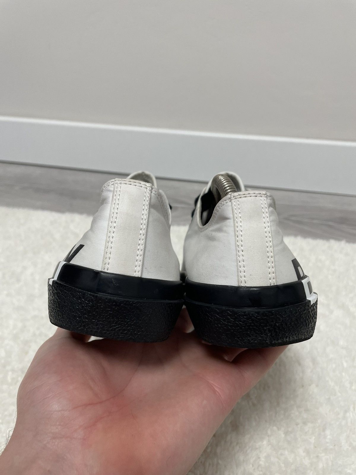 Burberry Burberry White Black Larkhall Logo Sneakers shoes 36 eu Size US 6 / IT 36 - 3 Thumbnail