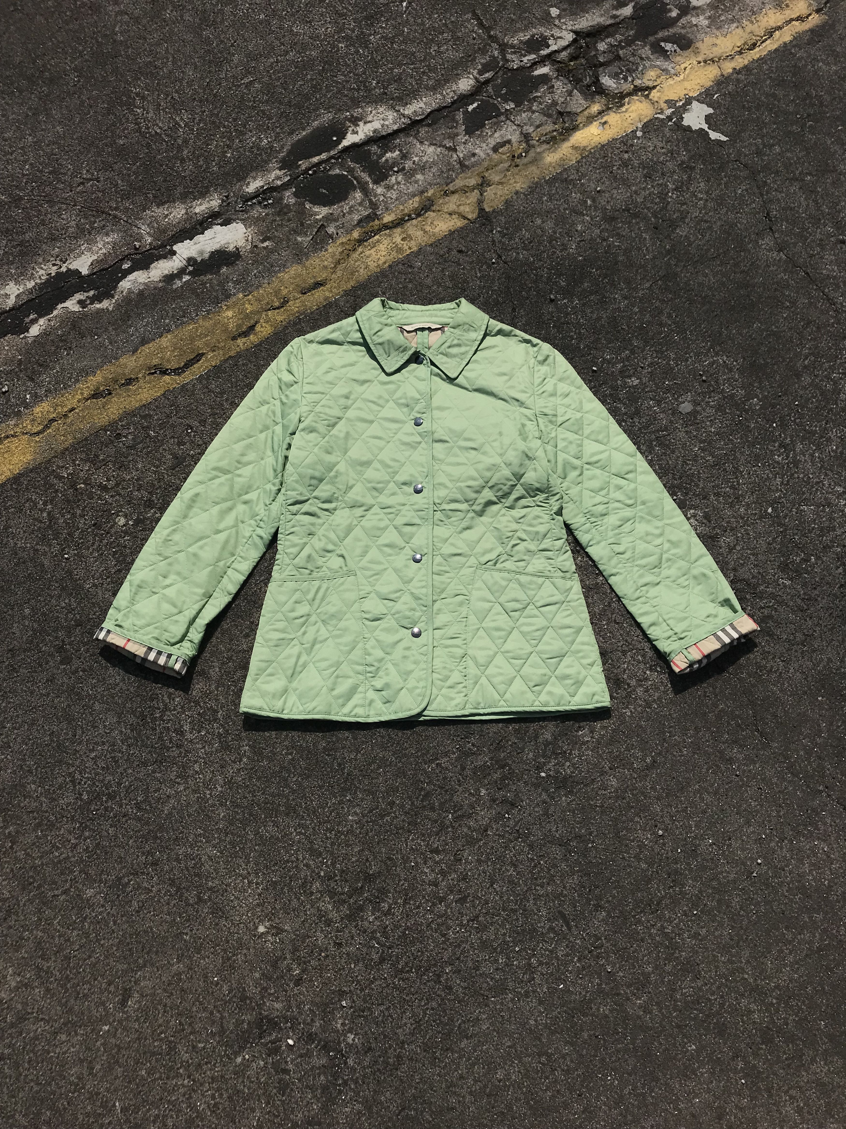 Burberry Burberry quilted jacket Size M / US 6-8 / IT 42-44 - 2 Thumbnail