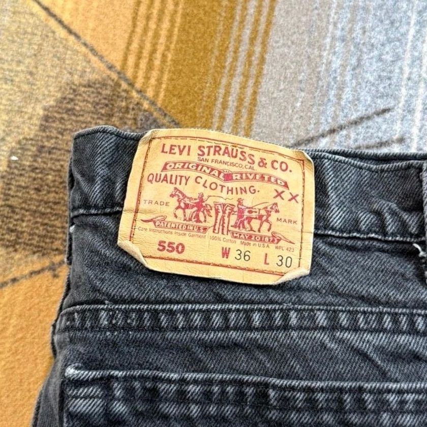 Levi's VINTAGE 90s Levi’s Black Denim Jeans 34x30 Tapered Made In USA Size US 34 / EU 50 - 2 Thumbnail