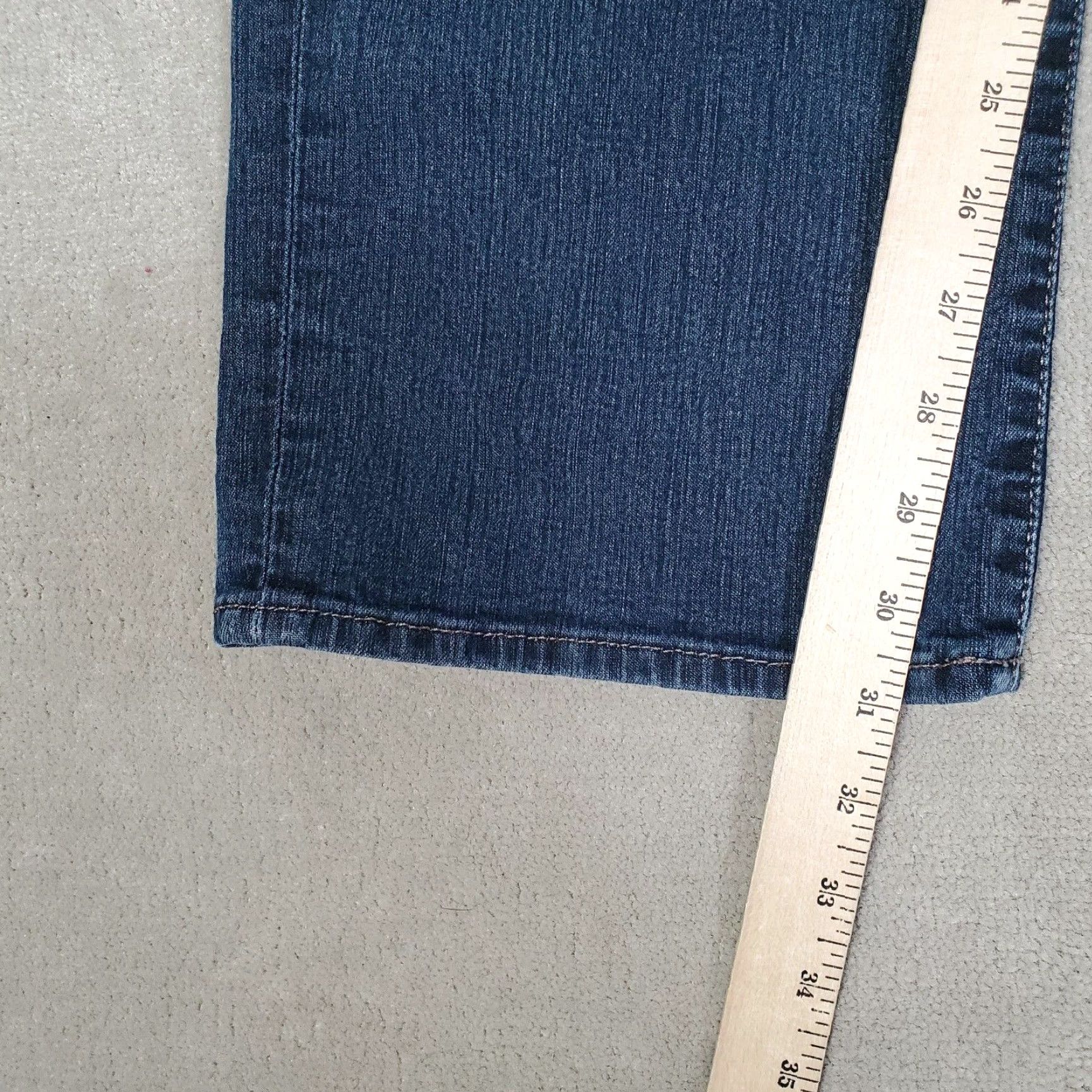 Vintage 34 Heritage Jeans Mens 37x31 Blue Charisma Comfort Rise Classic Relaxed Stretch Denim Size US 37 - 5 Thumbnail