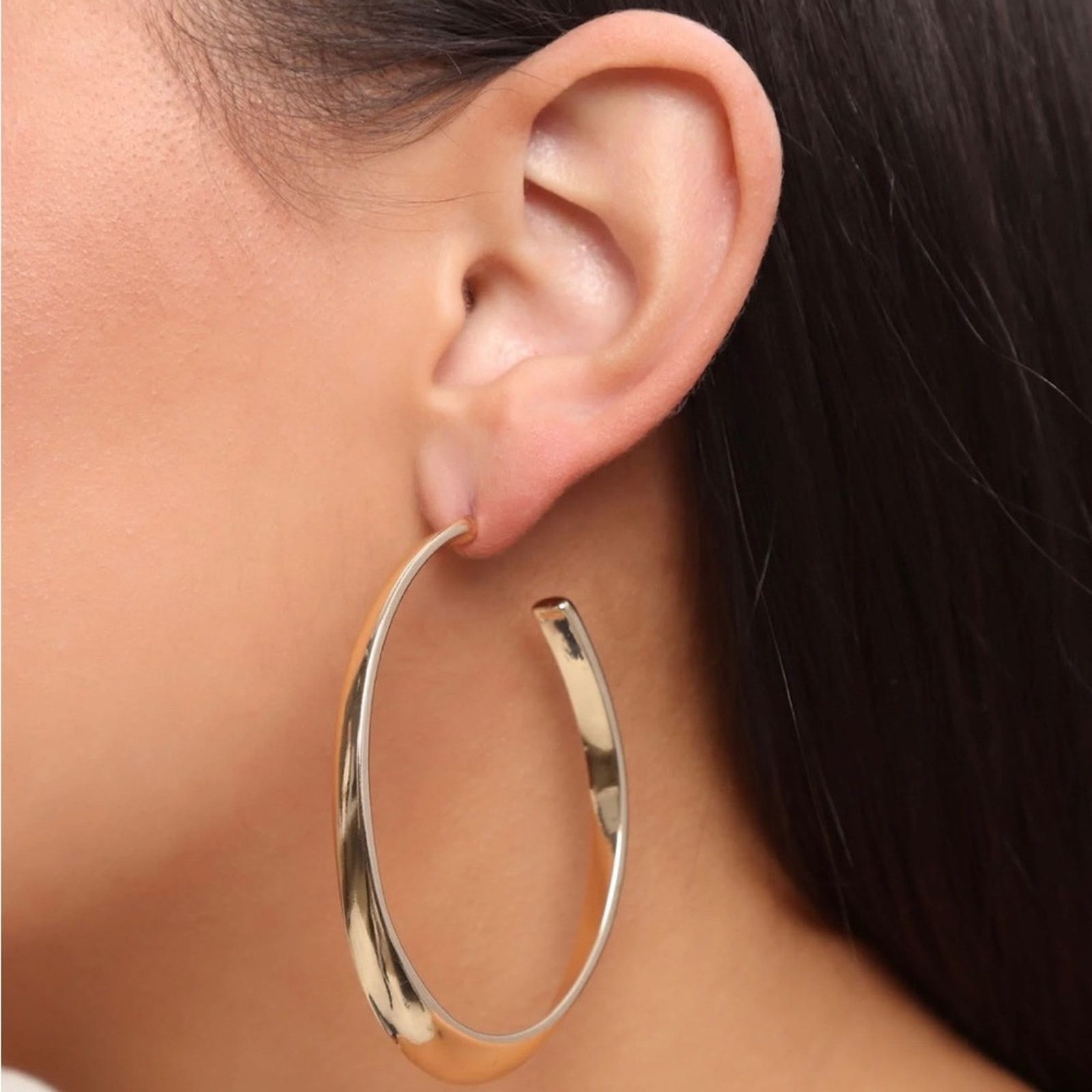 Other FASHION NOVA Simple But Chic Hoop Earrings NWT Size ONE SIZE - 1 Thumbnail
