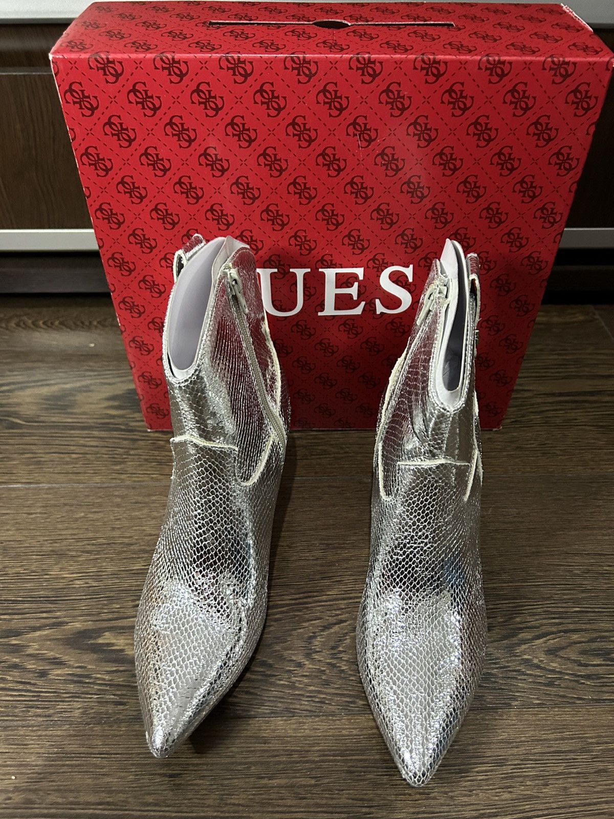 Guess GUESS Ankle Boots (Silver Snake Print), size 39 Size US 9 / IT 39 - 4 Thumbnail