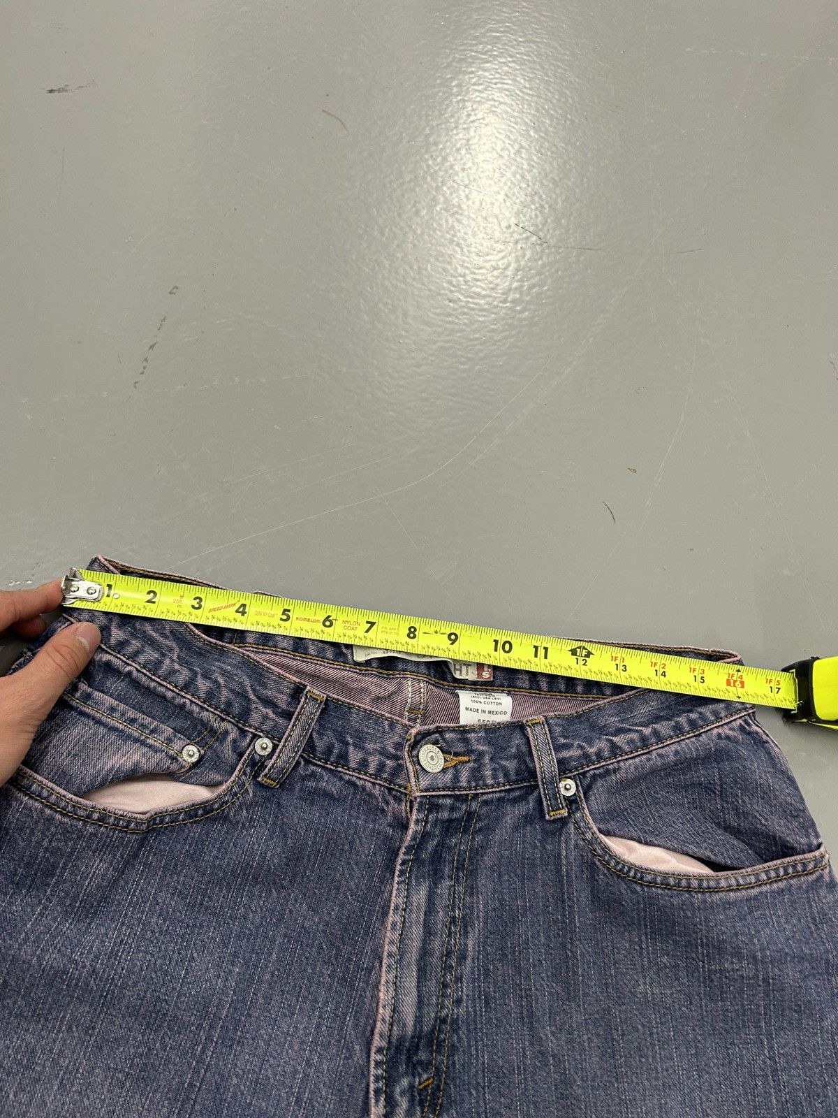 Levi's × Vintage Crazy vintage 90’s Levi’s 559 faded baggy essential jeans Size US 32 / EU 48 - 9 Thumbnail