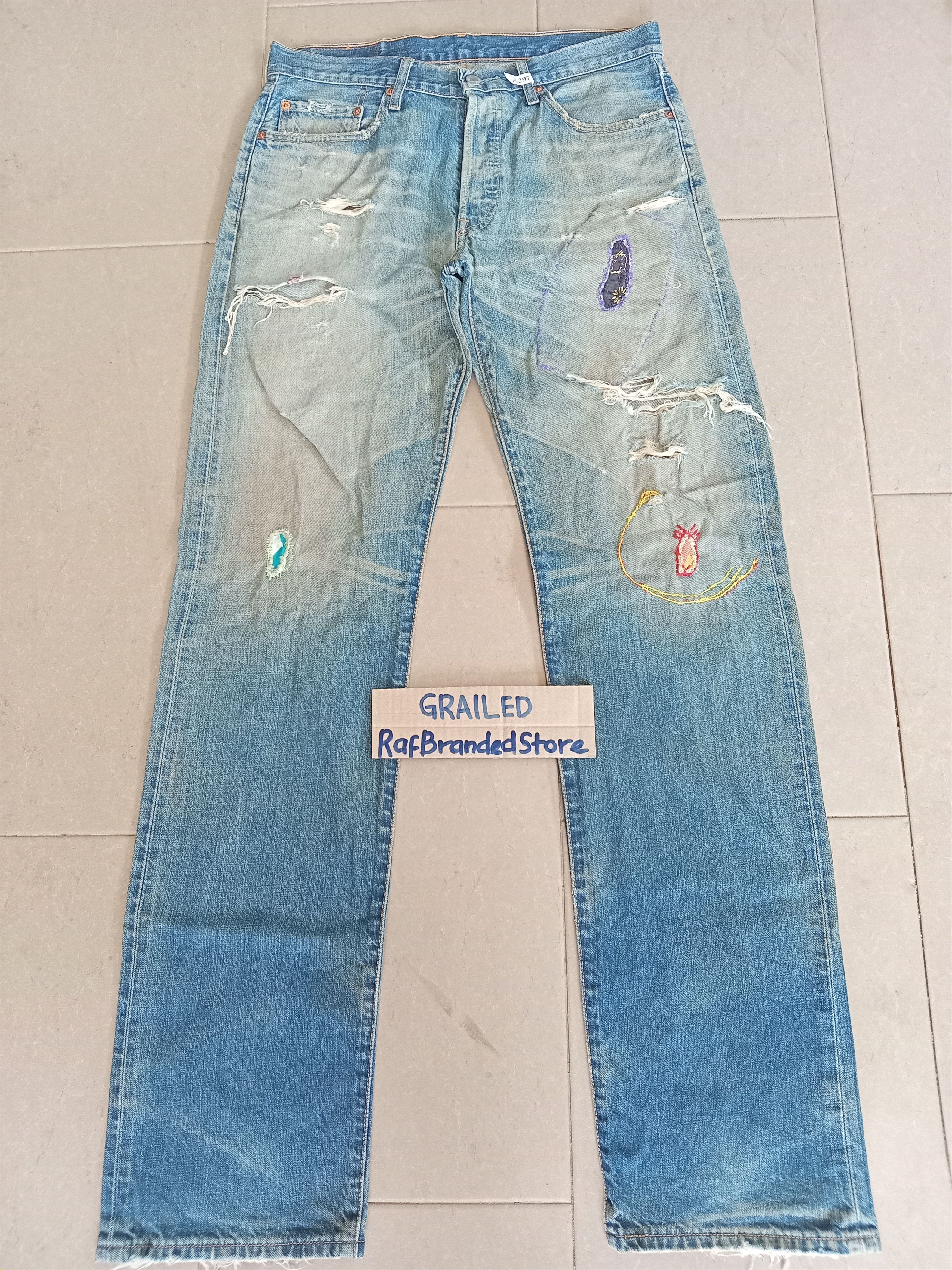 Levi's × Vintage Vintage Levi's 501 Distressed Jeans Size US 33 - 1 Thumbnail