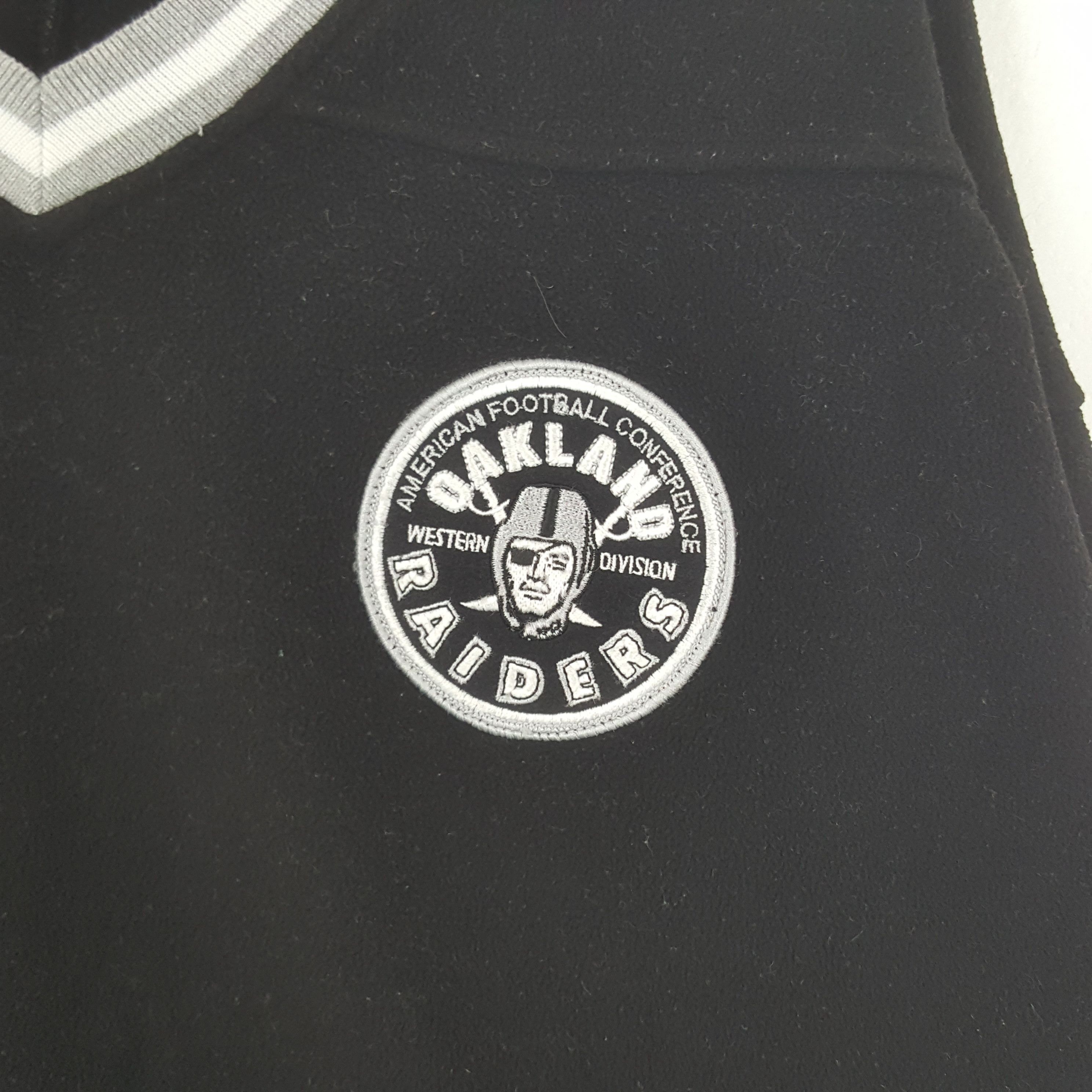NFL Vintage Oakland Raiders Football Team Sweatshirt C292N22 Size US XL / EU 56 / 4 - 2 Thumbnail