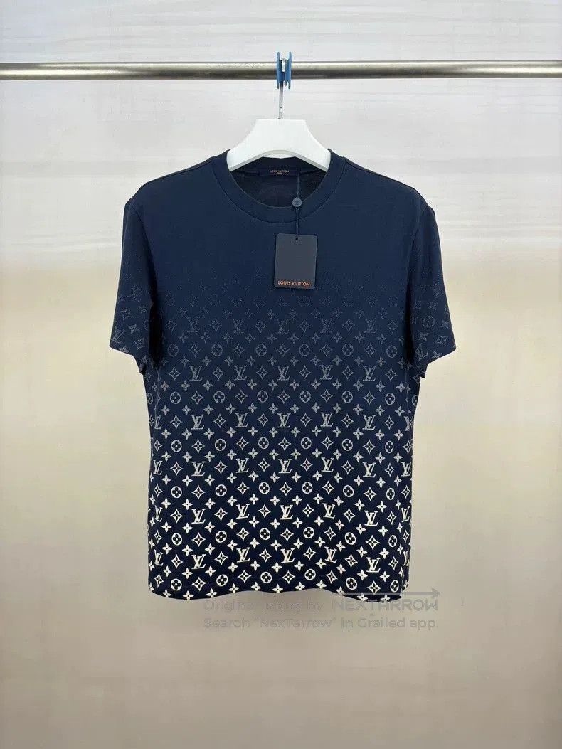 Louis Vuitton Louis Vuitton Blue Gradient Short Sleeve Tee. Size US L / EU 52-54 / 3 - 1 Thumbnail
