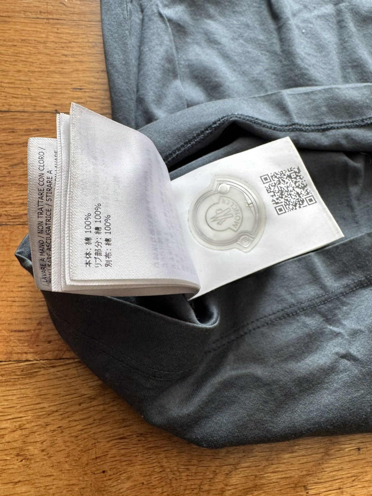 Moncler Moncler Logo back hit Size US M / EU 48-50 / 2 - 5 Thumbnail