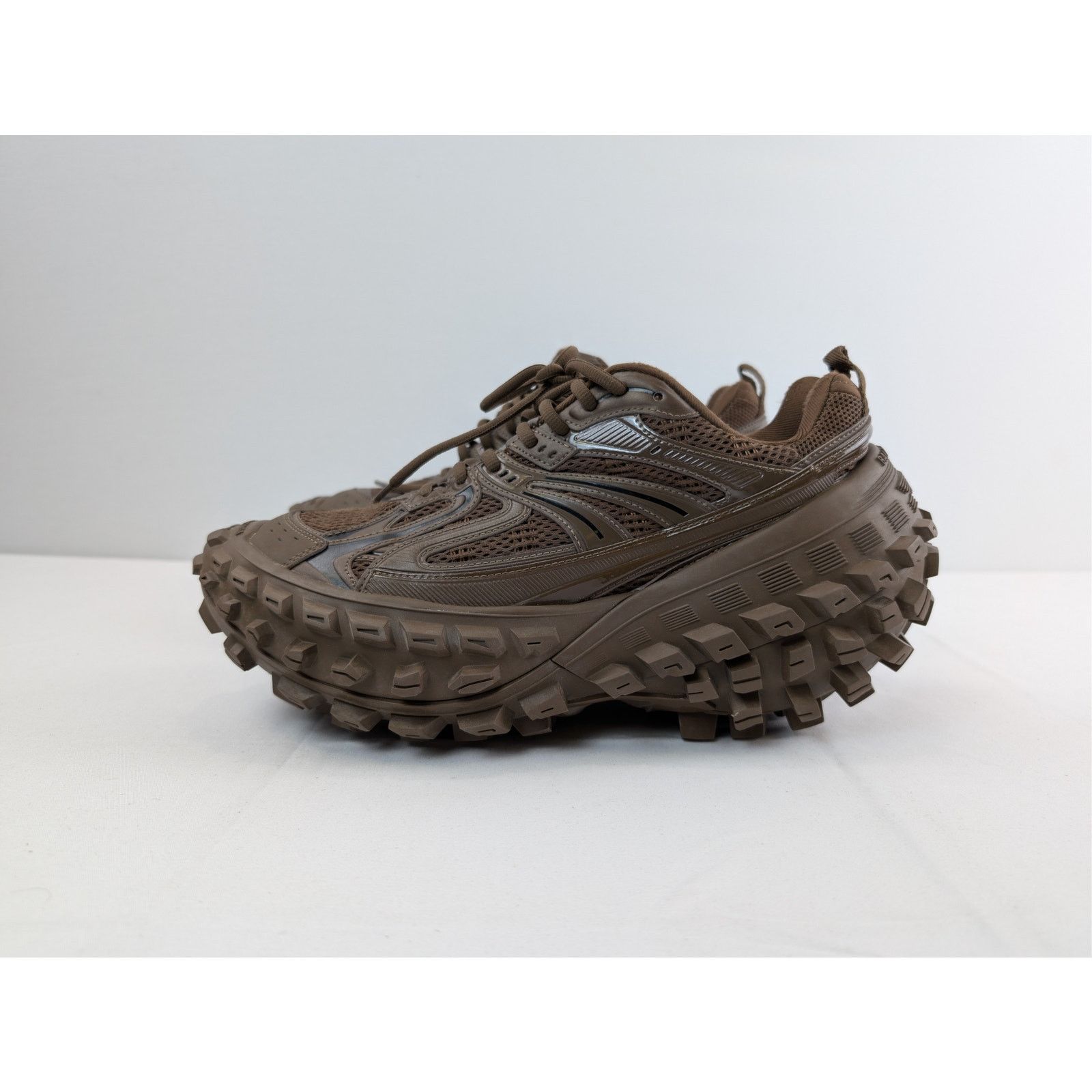 Balenciaga o1rshd1 Monocolor Bouncer Light Worn Out Sneakers in Brown Size US 9 / EU 42 - 10 Thumbnail