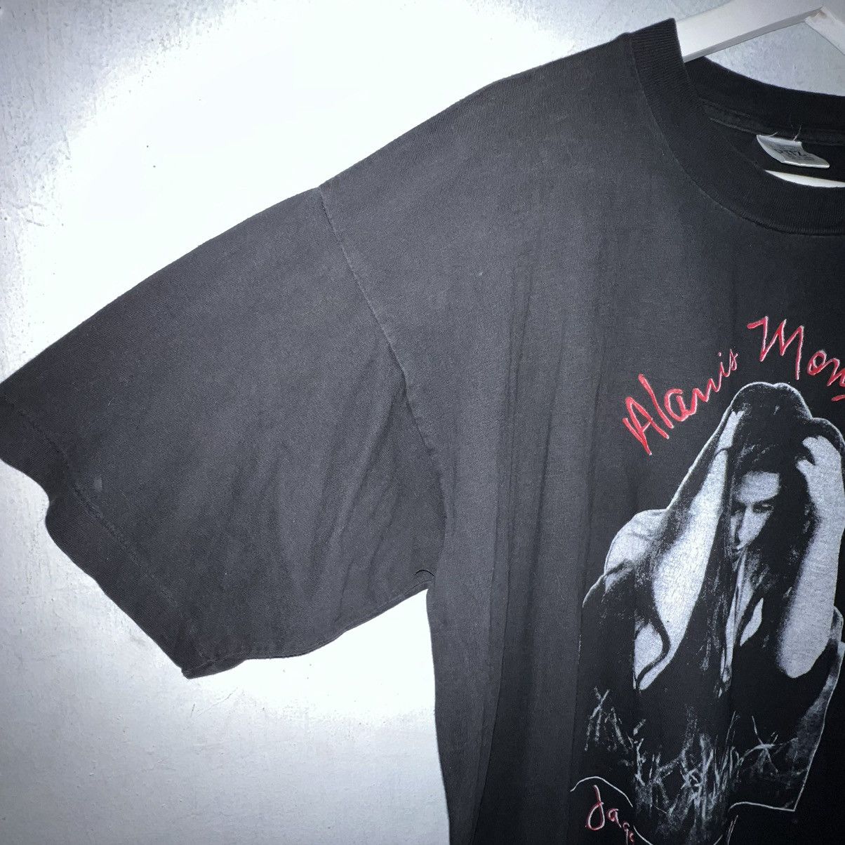 Band Tees Vintage Alanis Morrisette Jagged Little Pill XL 90s Size US XL / EU 56 / 4 - 4 Thumbnail
