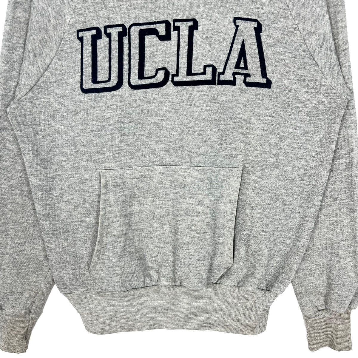 Vintage Vintage UCLA Pullove Hoodie Velvet Print Logo Size US M / EU 48-50 / 2 - 4 Thumbnail