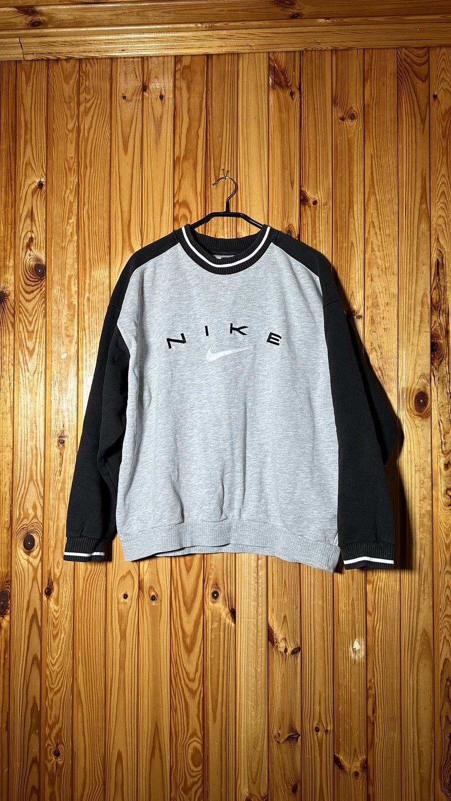 nike retro logo sweatshirt
