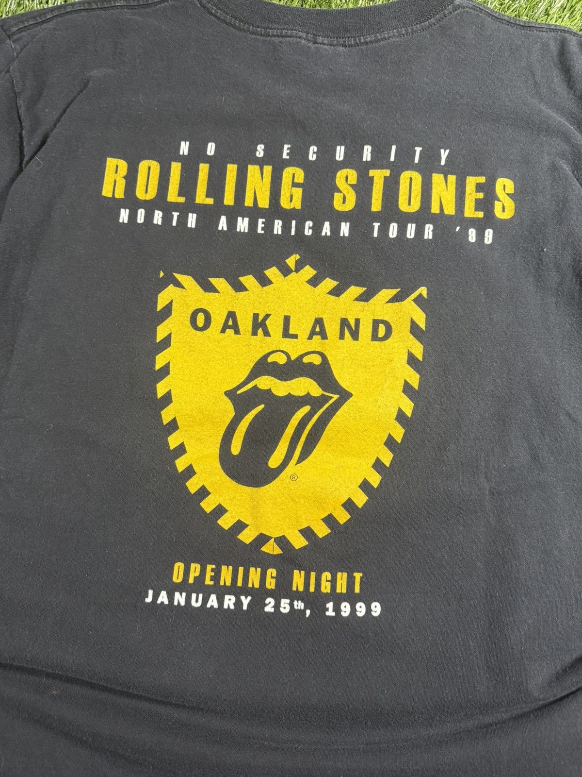 Band Tees Vintage 90s The Rolling Stones Oakland Tour Faded Band Tee Size US L / EU 52-54 / 3 - 4 Thumbnail