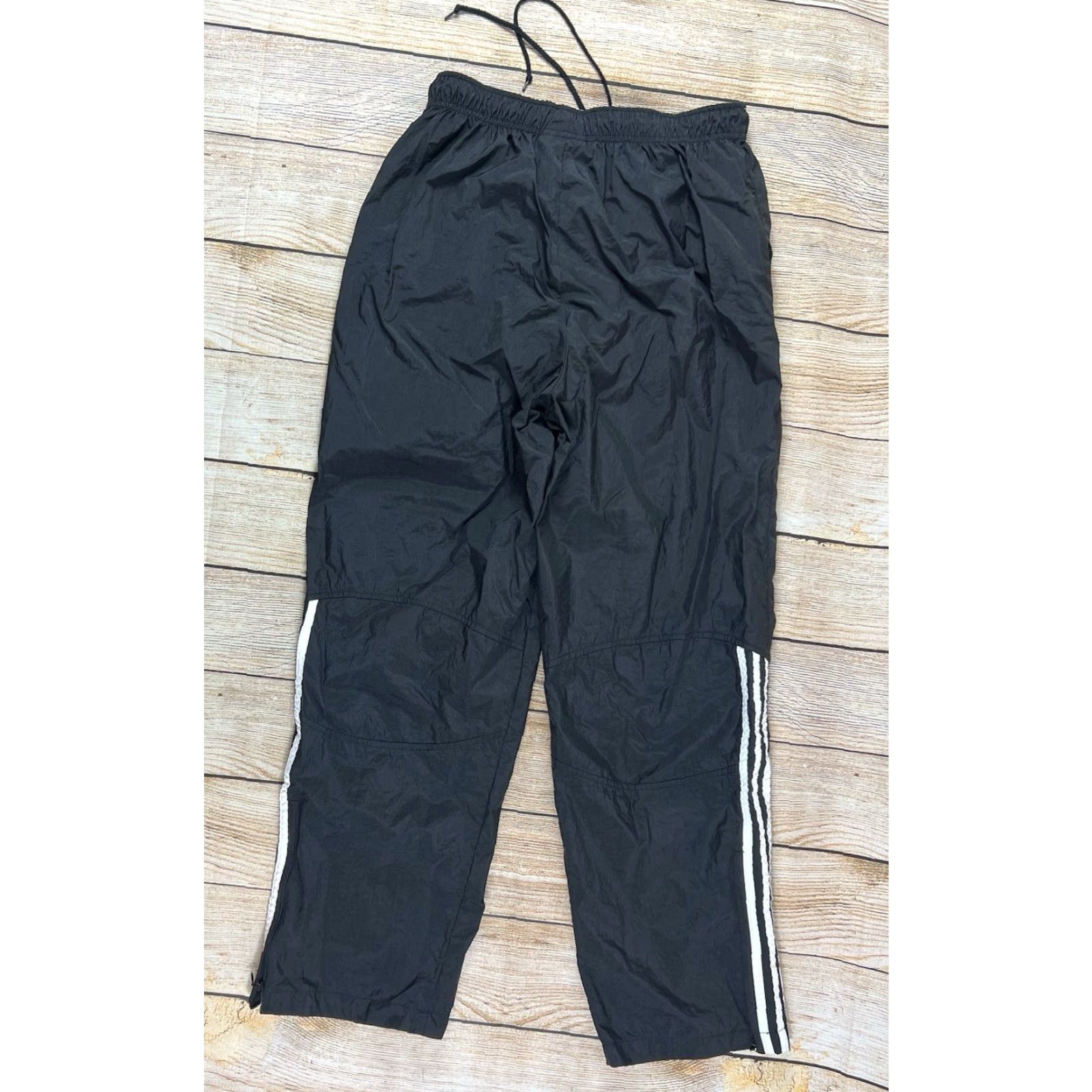 Adidas VINTAGE Adidas Nylon Track Pants Black Olive Green Mens M Ankle Zips Pockets Elastic Waist Regular Size Medium Sports Activewear Pants Size US 31 - 2 Thumbnail