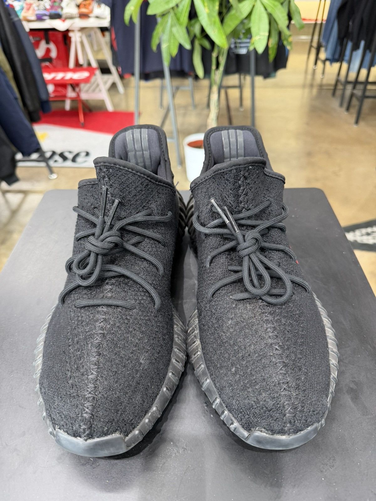 Adidas Adidas Yeezy Boost 350 V2 Black Red Size 13 (2017) Size US 13 / EU 46 - 2 Thumbnail