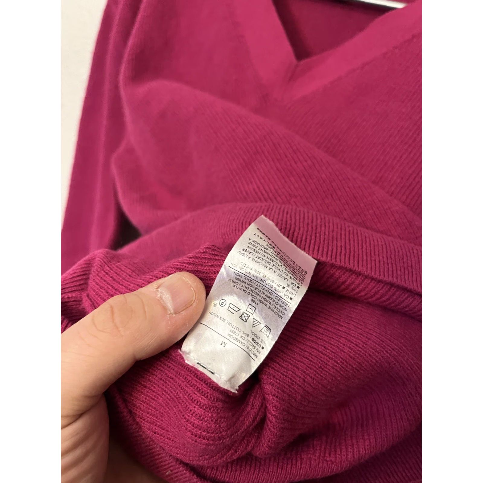 Banana Republic Banana Republic Women's Magenta V-Neck Pullover Sweater Cotton Nylon Wool Medium Size M / US 6-8 / IT 42-44 - 4 Thumbnail