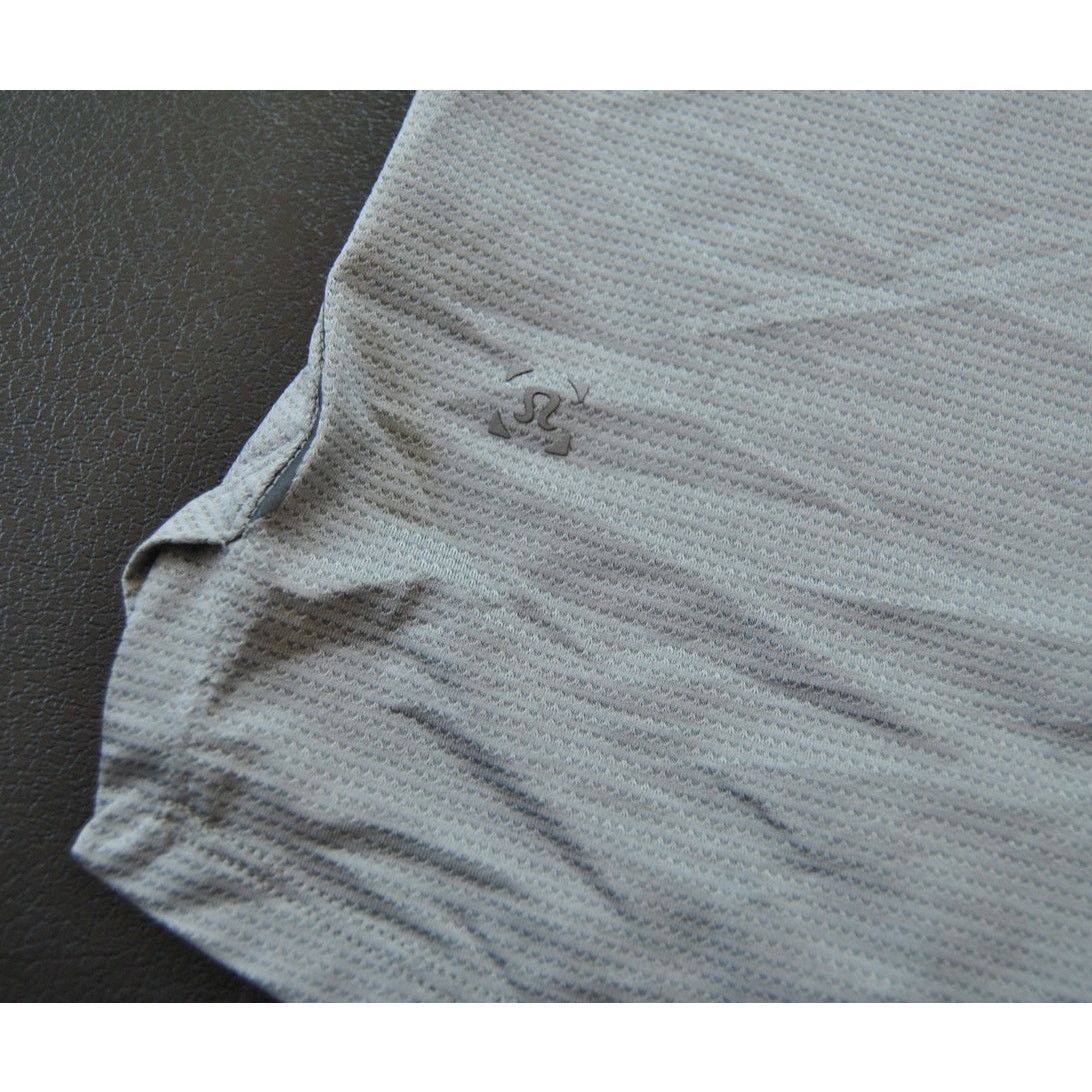 Lululemon Lululemon Two Toned Gray Short Sleeve Shirt Size US L / EU 52-54 / 3 - 10 Thumbnail