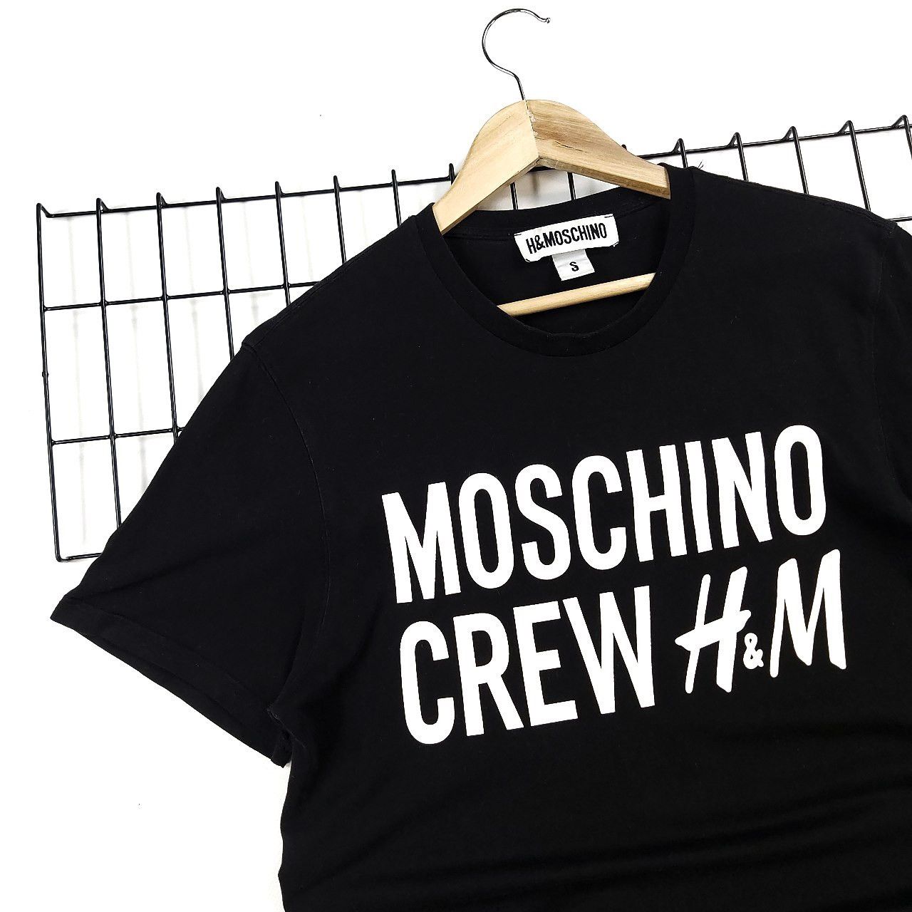 Moschino t shirt h&m hotsell