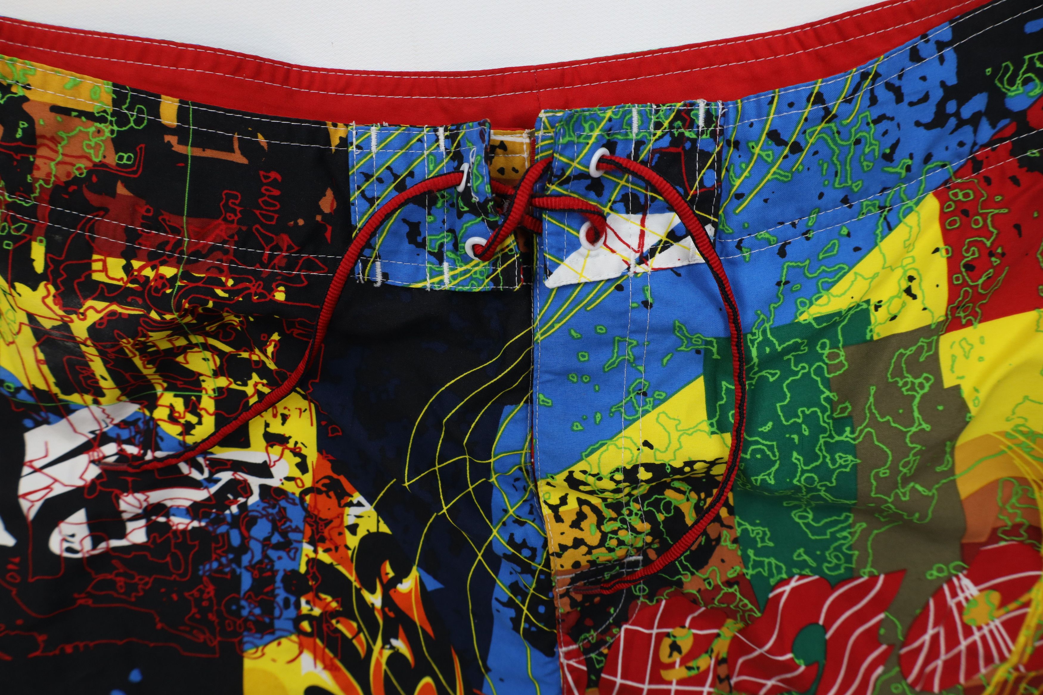 Vintage Vintage 90s Y2K Streetwear Graffiti Fire Flames Board Shorts Size US 36 / EU 52 - 5 Thumbnail