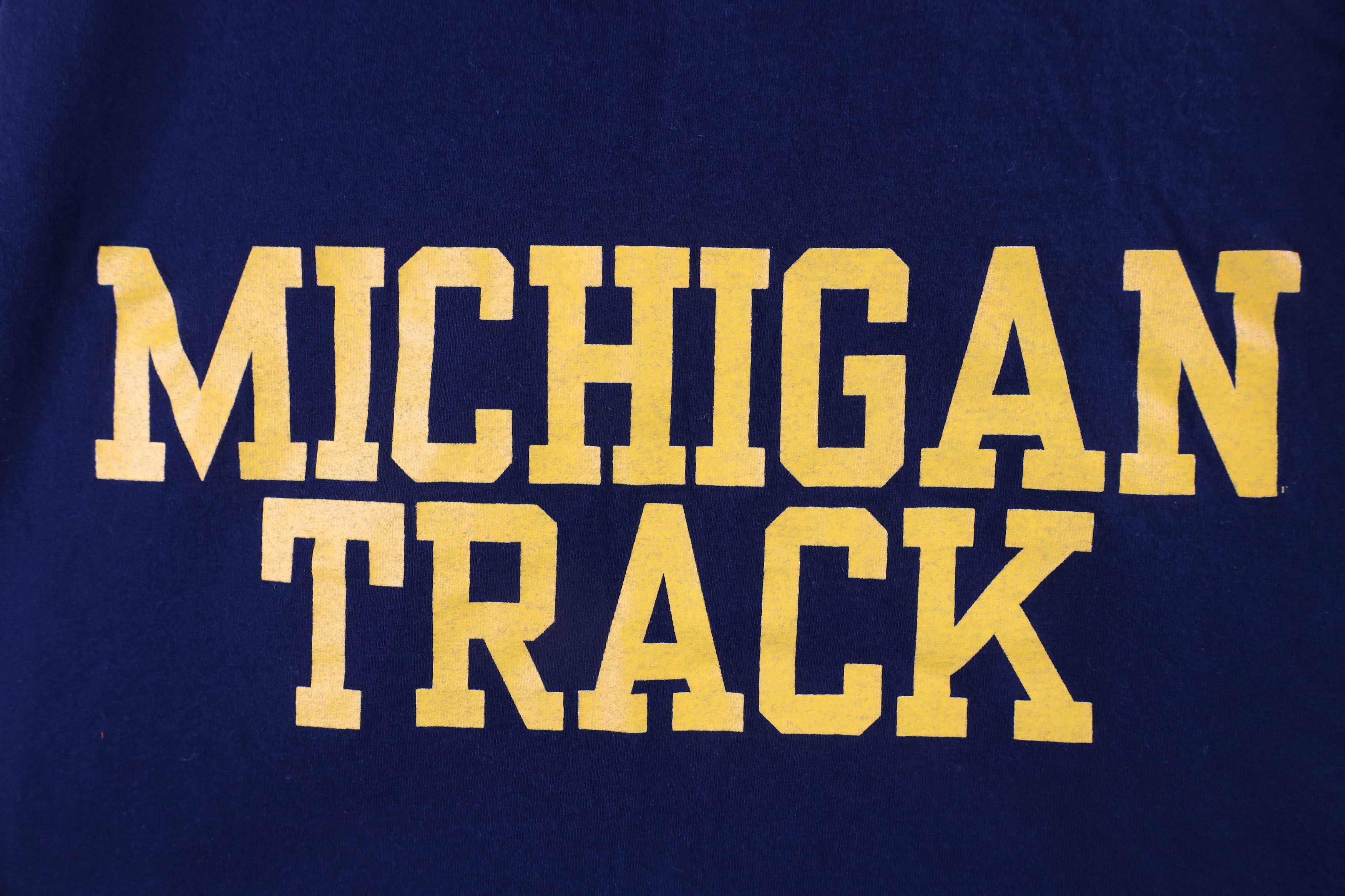 Vintage Vintage 90s University of Michigan Track & Field T-Shirt Size XL / US 12-14 / IT 48-50 - 4 Thumbnail