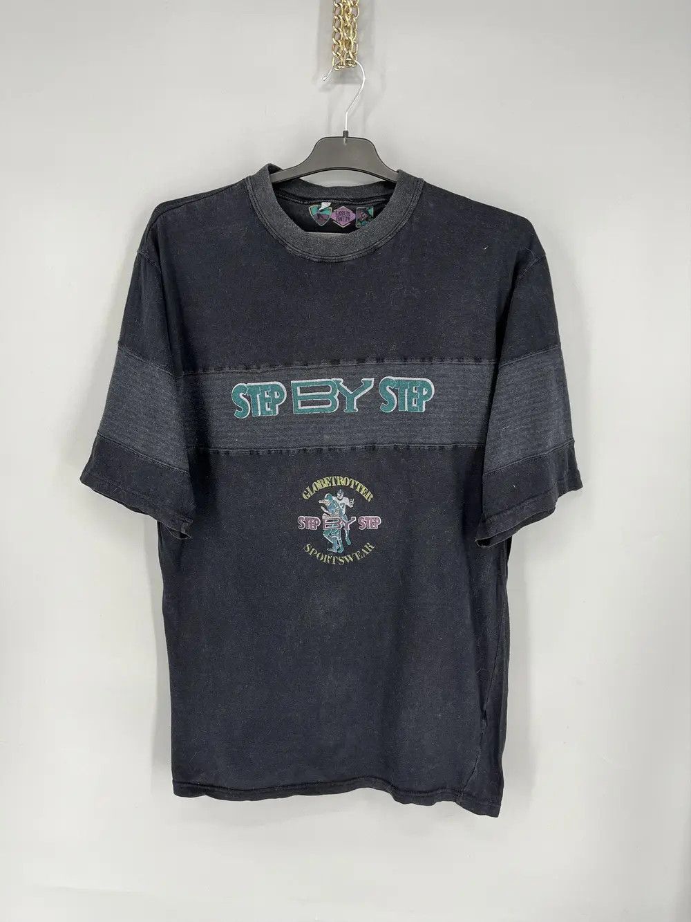 Vintage Vintage "globetrotter step by step sportswear" TShirt Size M Size US M / EU 48-50 / 2 - 1 Thumbnail