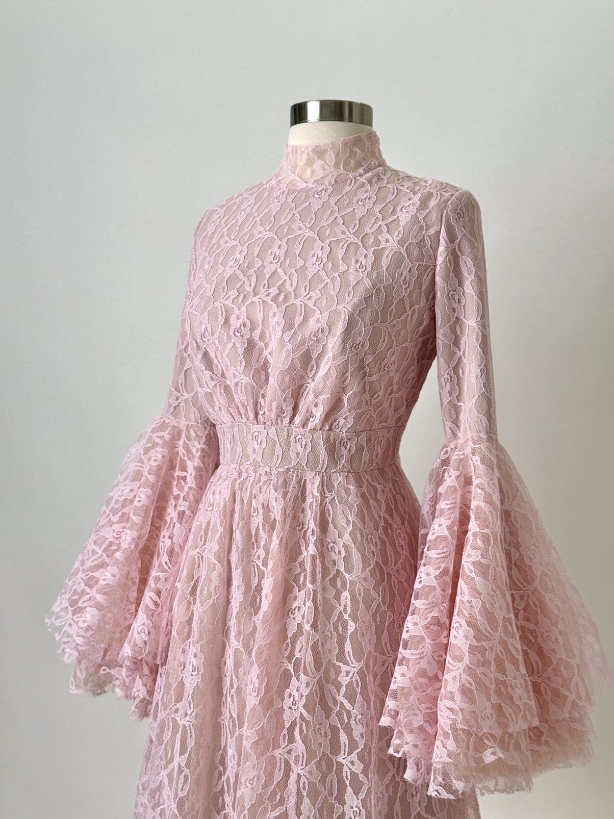 Other Preloved US 8 Anna Augusta Pink Lace Maxi Evening Dress Size M / US 6-8 / IT 42-44 - 4 Thumbnail