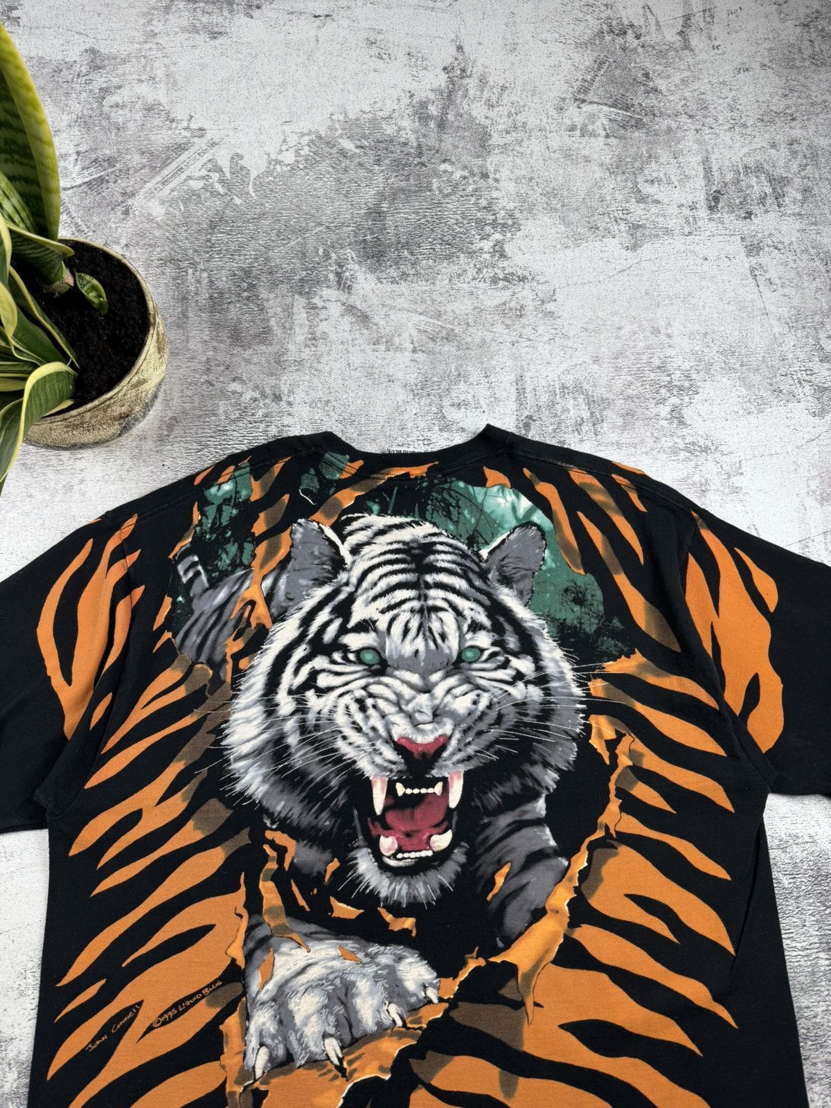 Liquid Blue Vintage Liquid Blue 1995 Tiger Over Print John Connel 90s Humor USA T Shirt Tee Size US XL / EU 56 / 4 - 17 Thumbnail